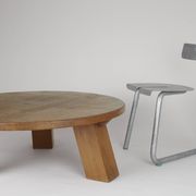 Brutalist round tripod coffee table in solid wood (Oak) Circa 1960