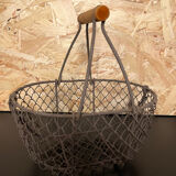 Metal egg basket