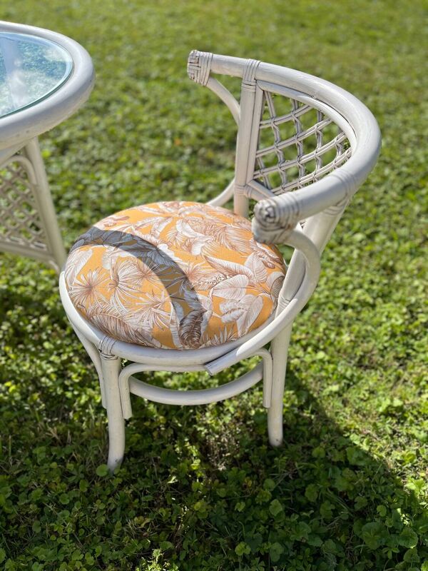 Salon de jardin en rotin / bambou blanc Vintage avec 2 chaises et un tabouret
