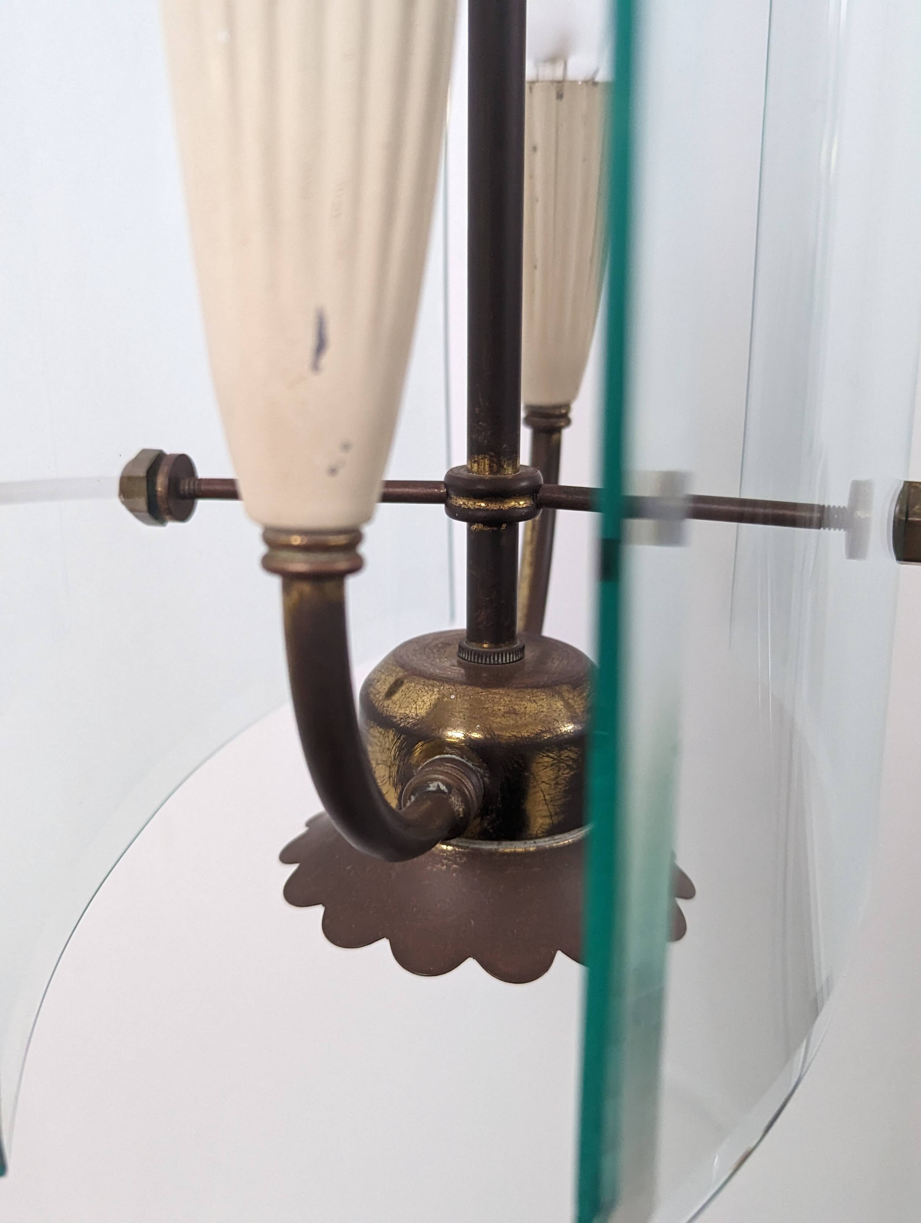 Pietro Chiesa for Fontana Arte Curved Glass and Brass Pendant Light 1940s