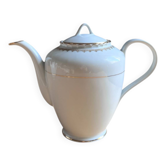 Théière en porcelaine A.D.P France