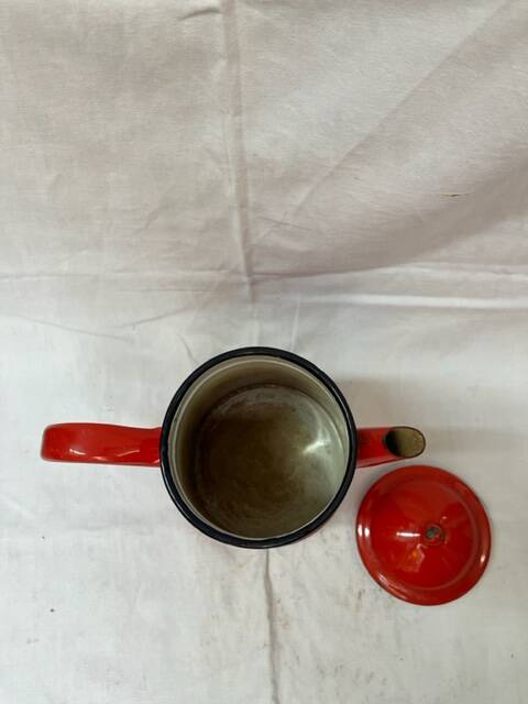Red enameled iron coffee maker 1940