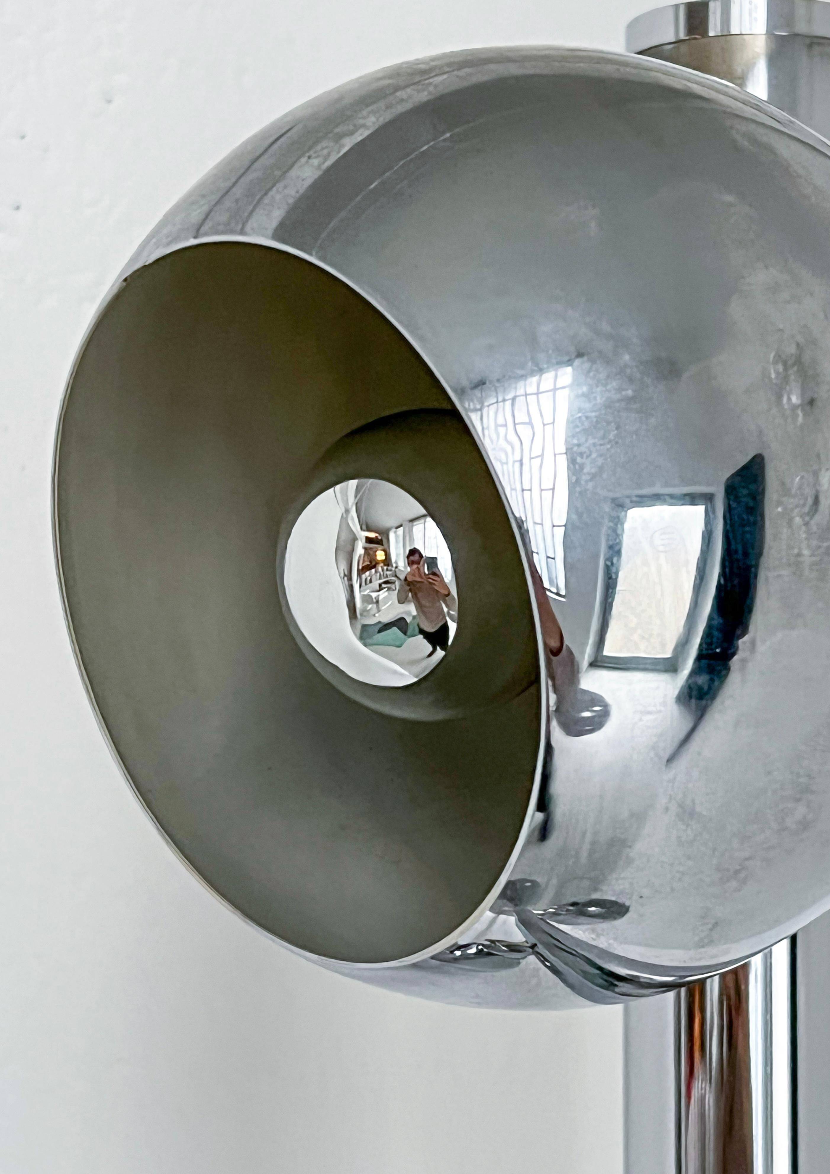 Vintage Goffredo Reggiani floor lamp in chromed metal, Italian Space Age, 1960s