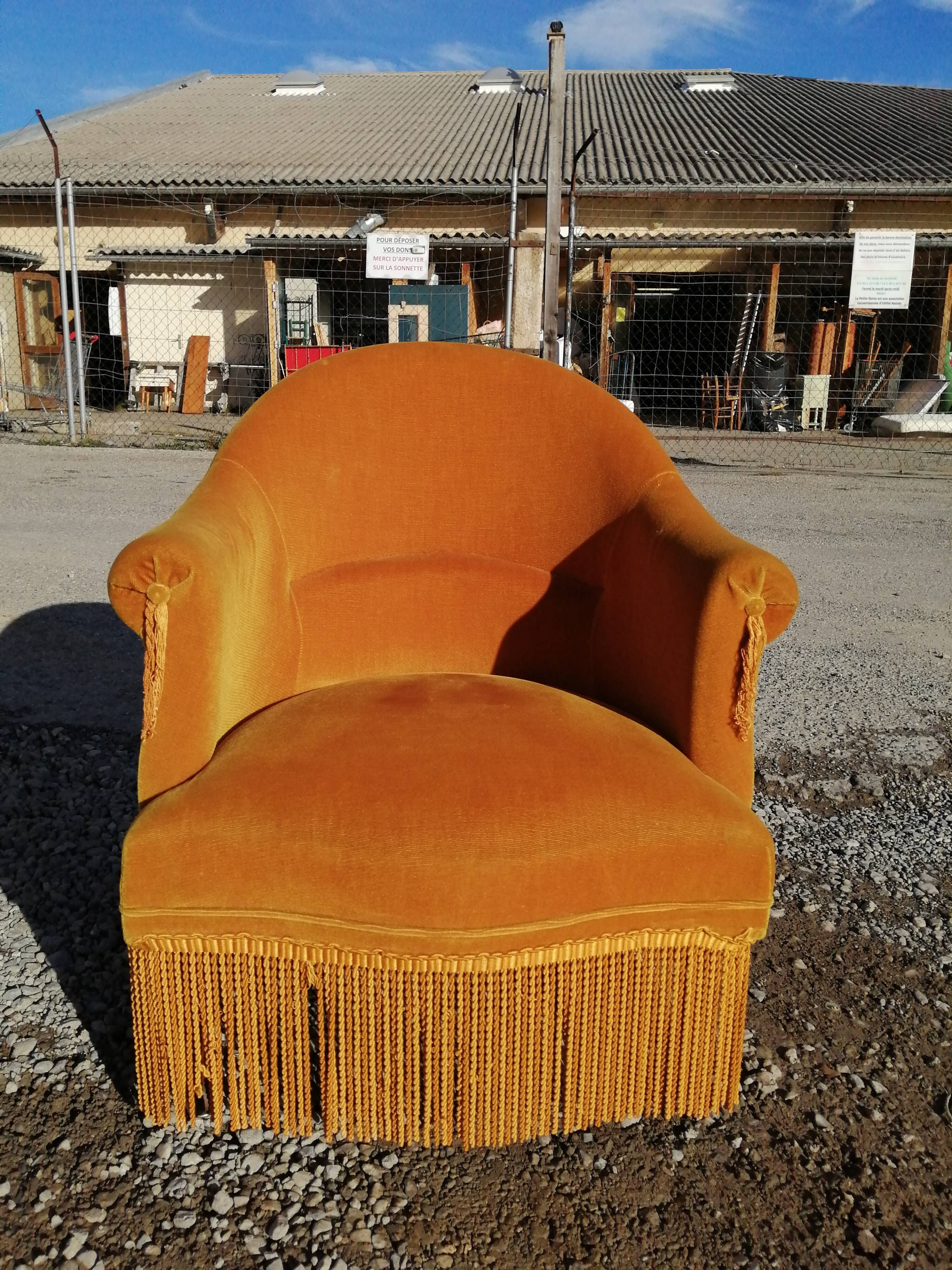 Vintage toad armchair- Golden yellow velvet.