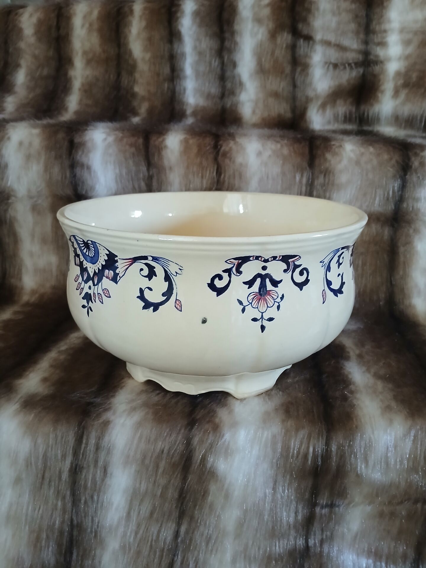 Antique "Rouennais" salad bowl from Longchamp