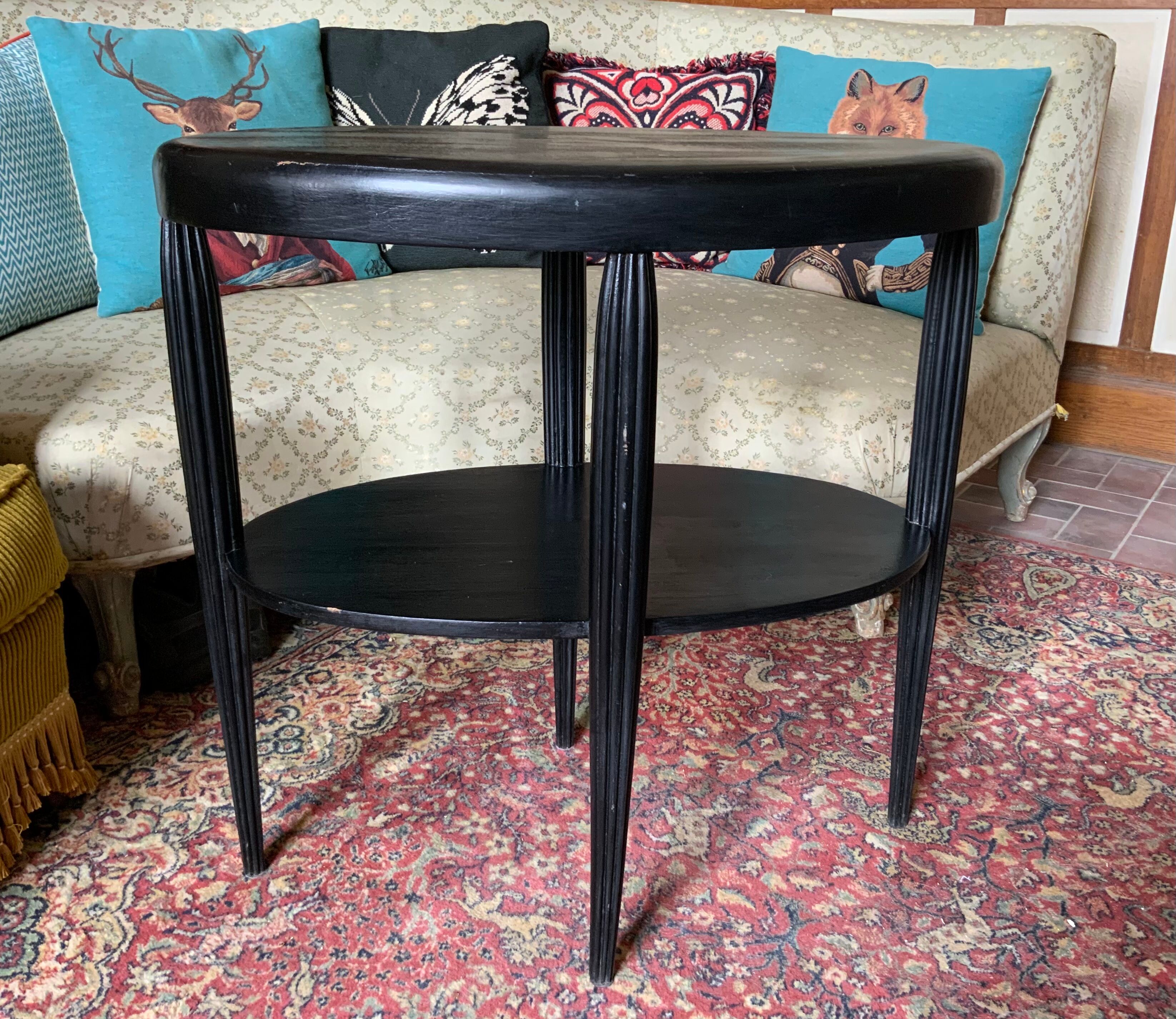 Healing art deco fluted feet