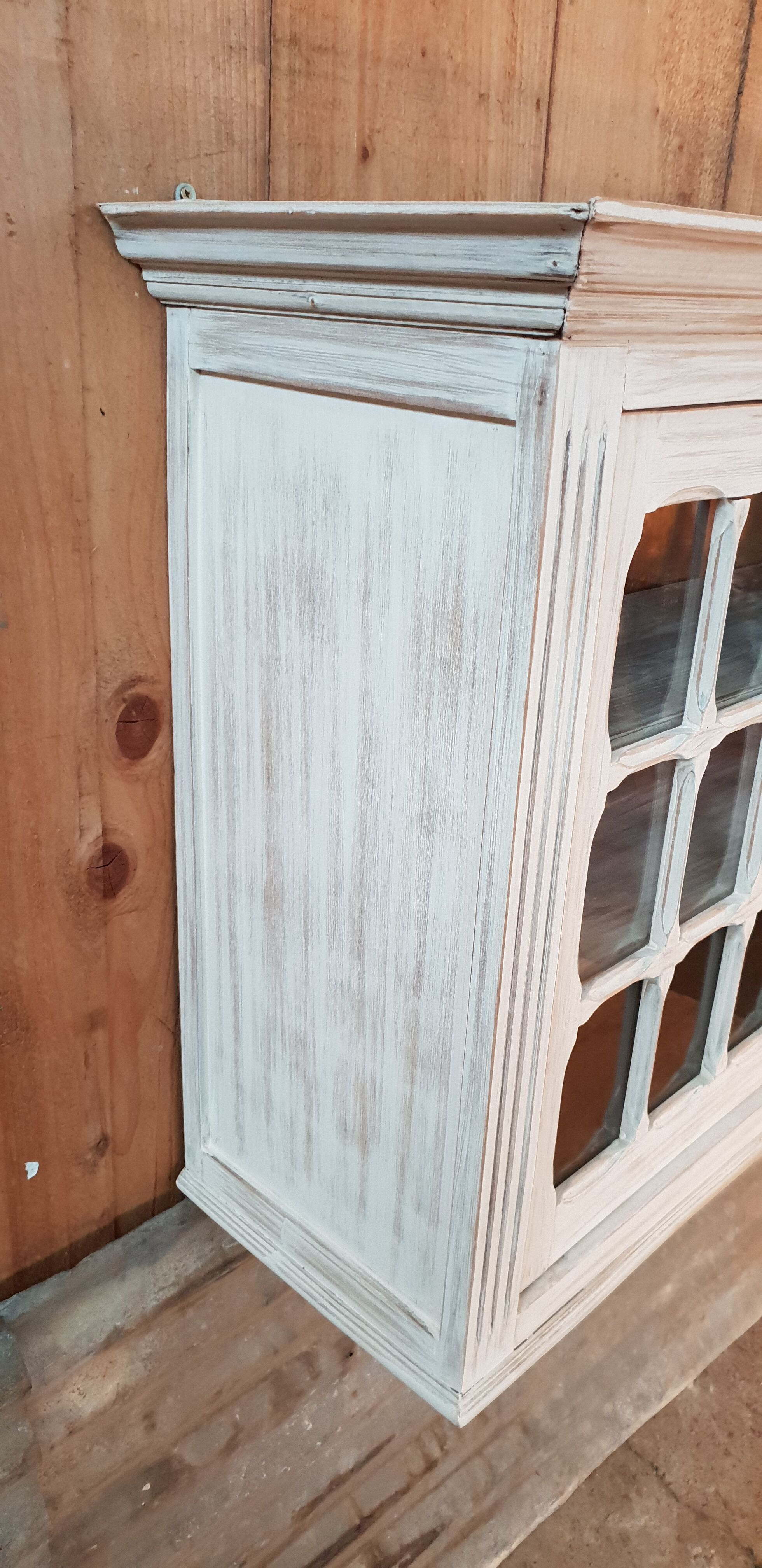 Showcase furniture to hang