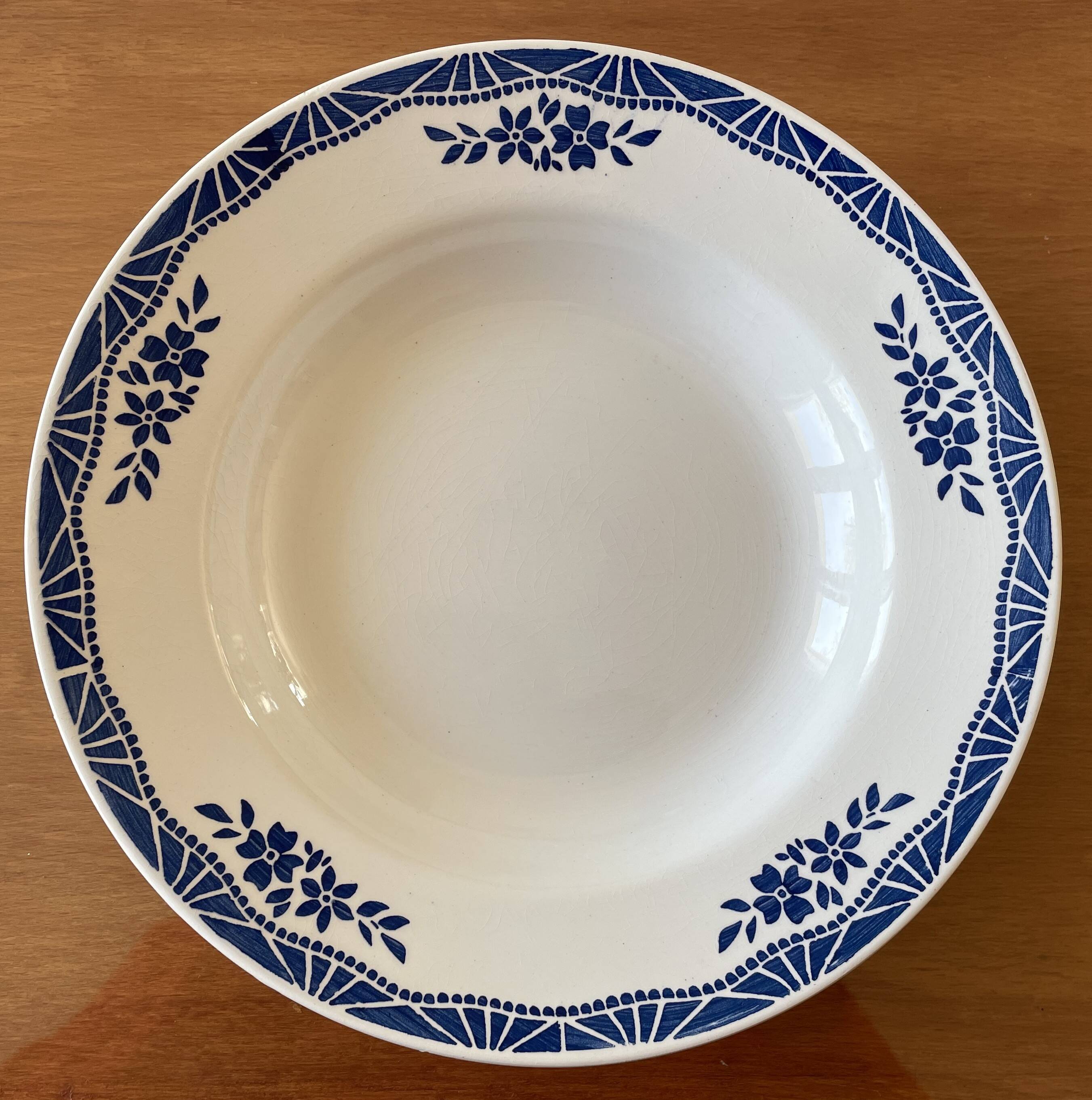6 antique deep plates in Saint-Amand earthenware (Nord)