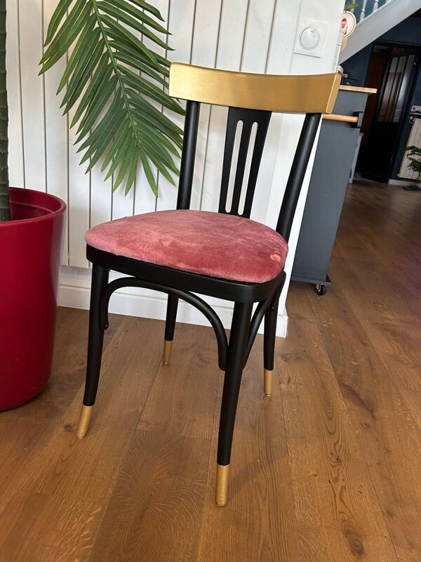 Chaise bistrot  relookée rose poudre