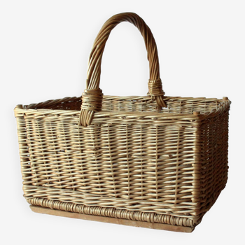 Handmade wicker shopping basket, picnic basket, vintage from the 70s