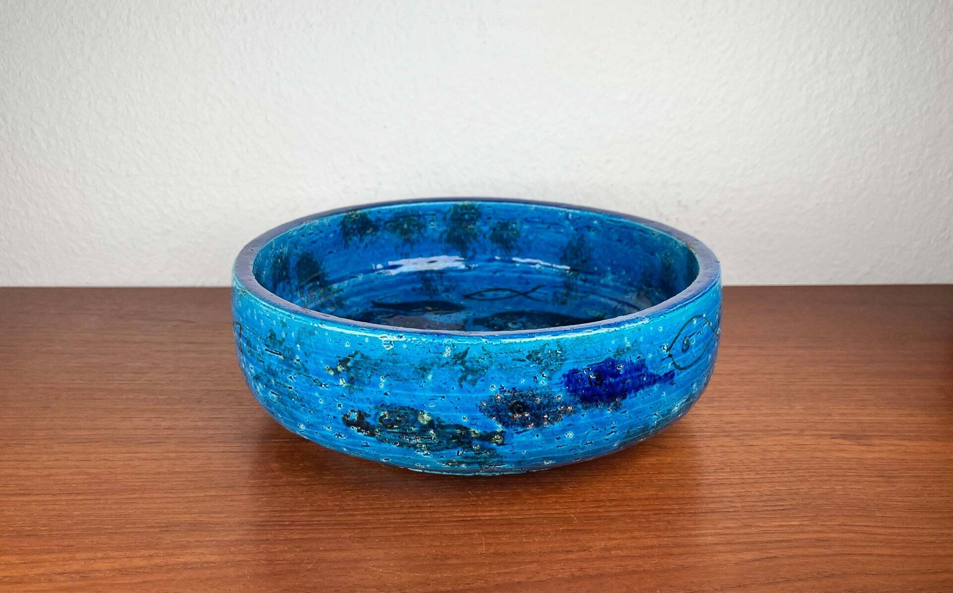 Bowl in the shape of a fish, modern fish from the mid-century by Aldo Londi for Bitossi, Italy, 1960s.