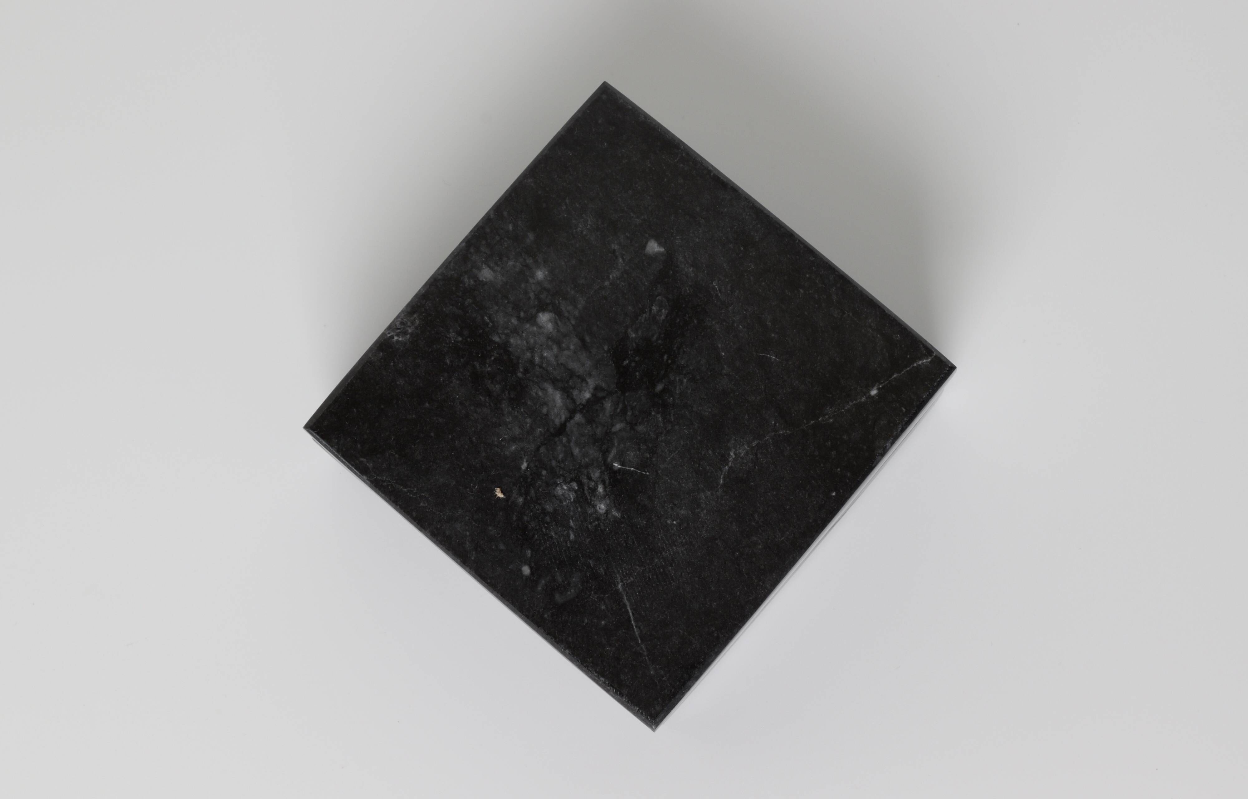 Madeji – Black square coasters in natural marble – set of 4