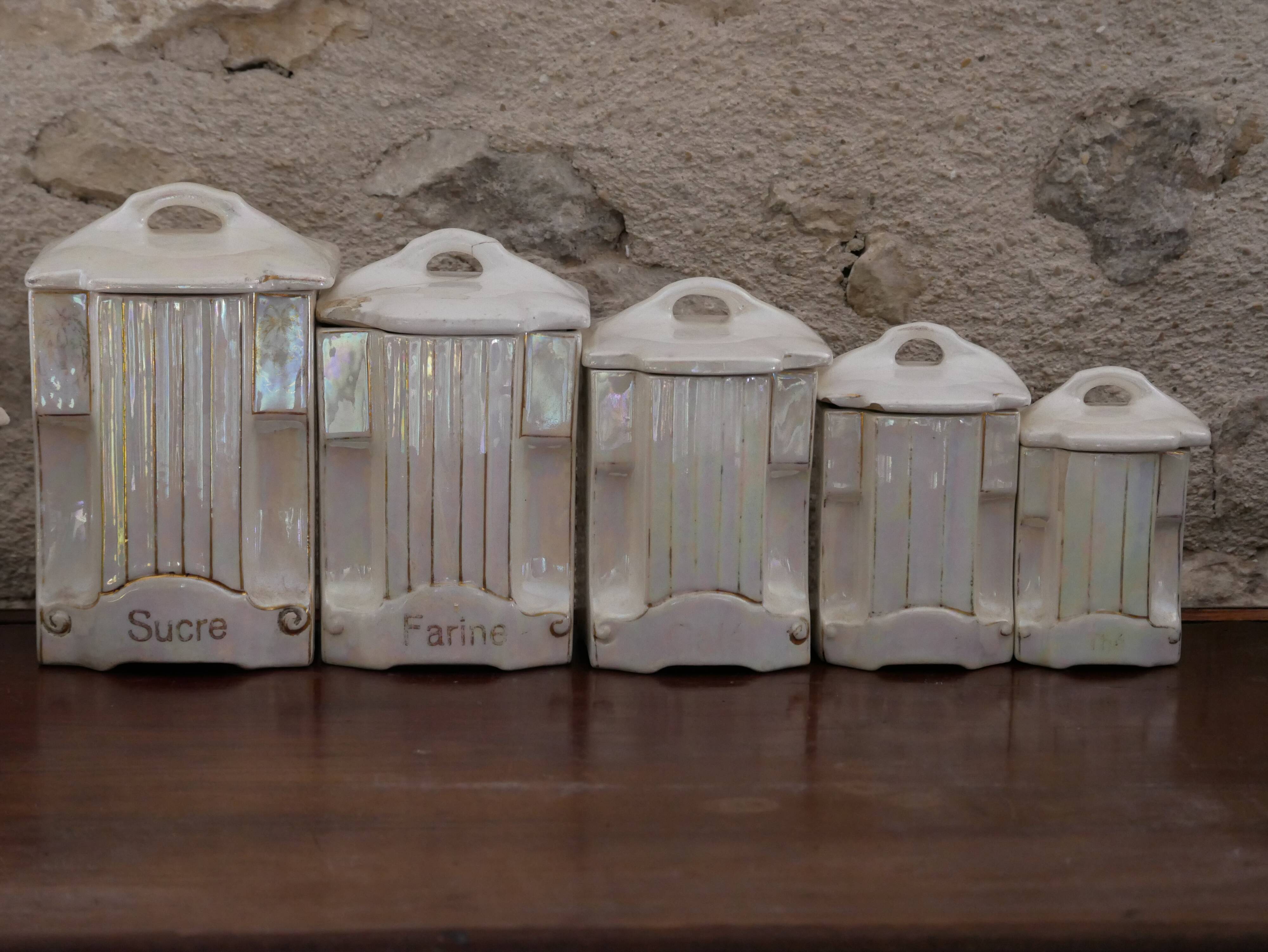 Spice pots