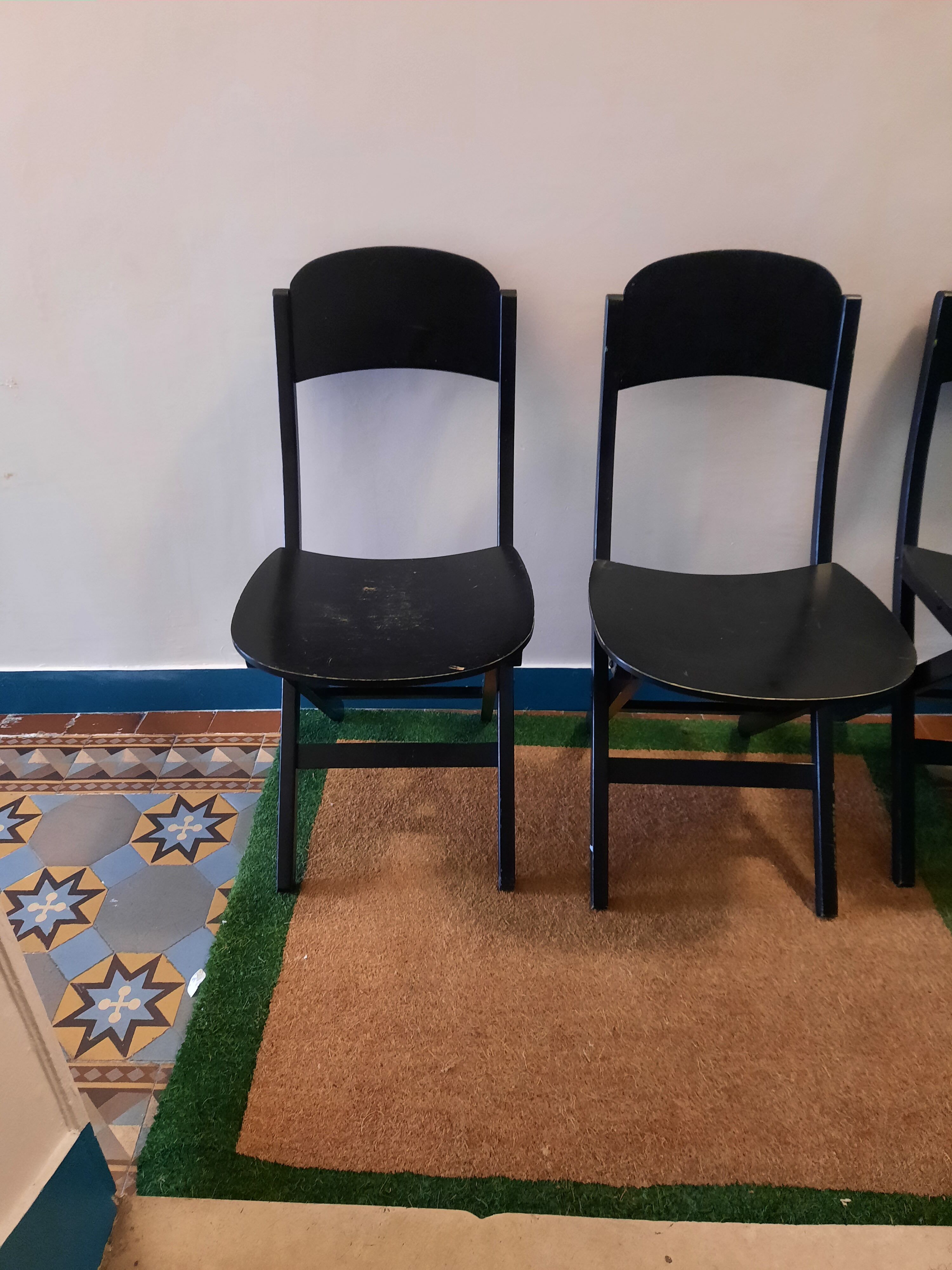 4 folding chairs