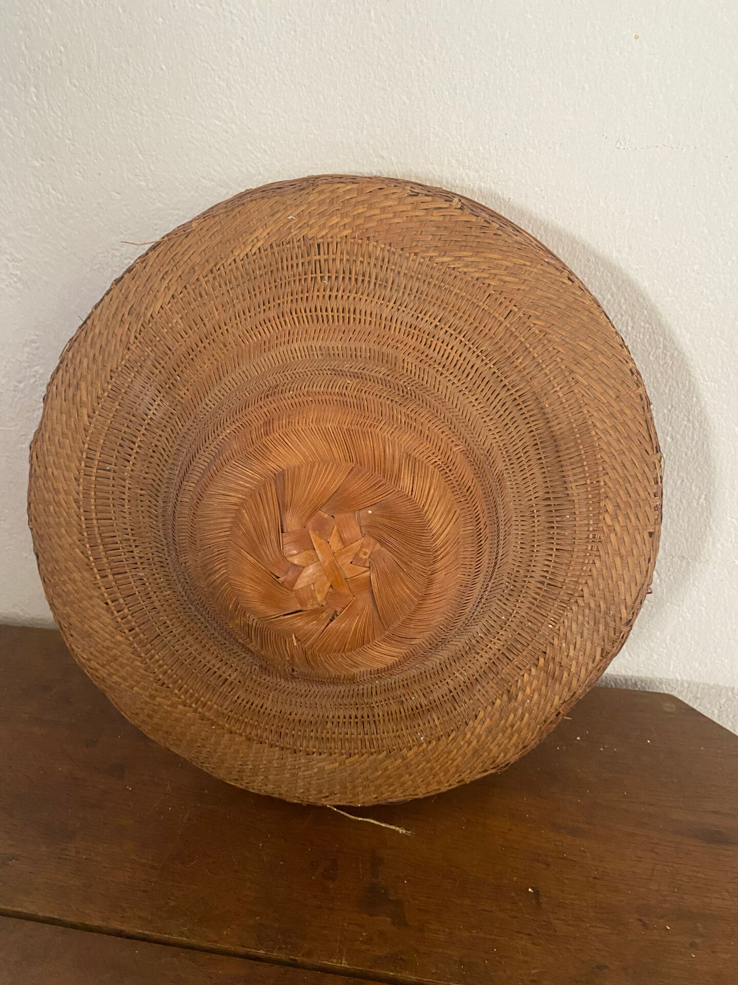 Chapeau asiatique ancien de décoration.