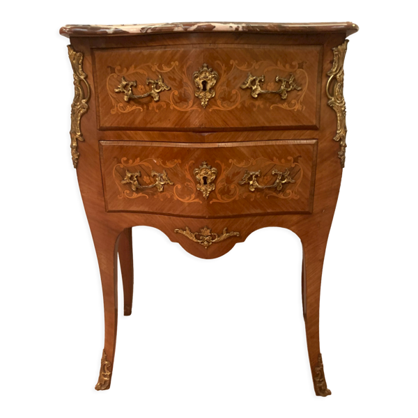 Commode galbée en bois de placage de style Louis XV / XX siècle