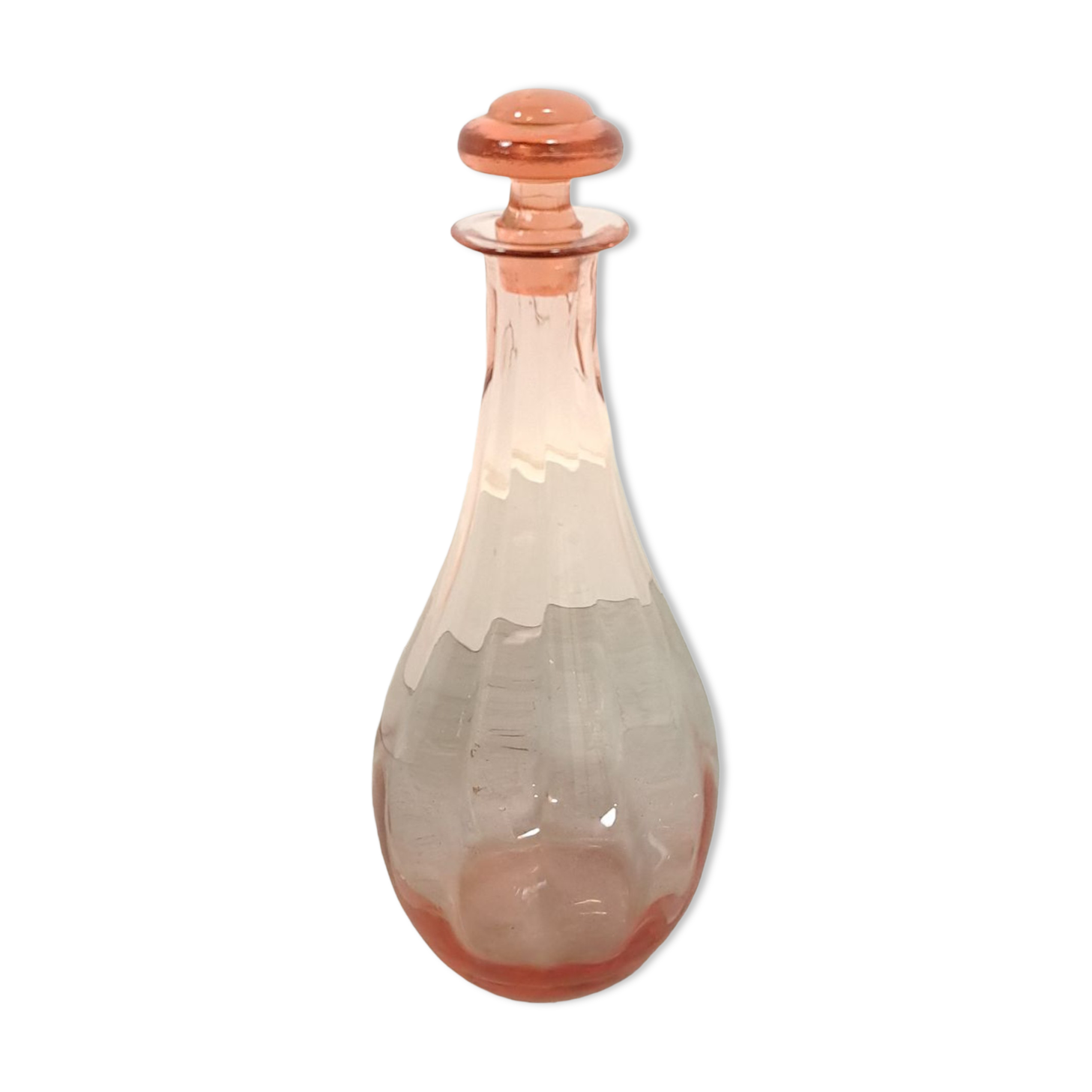 Carafe en verre rose vintage