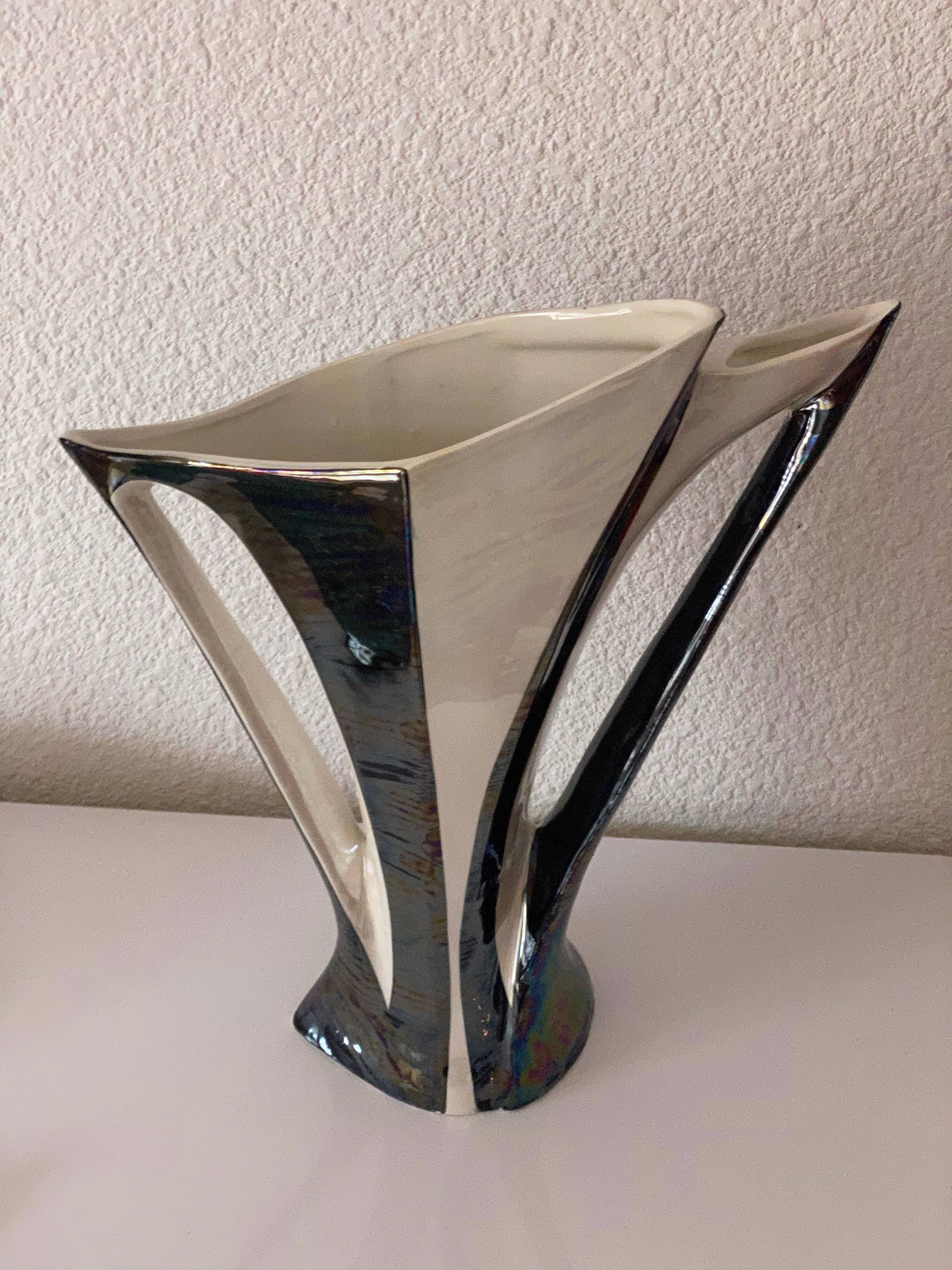 Large vintage black and white vase in ceramic and signed, from the 60s