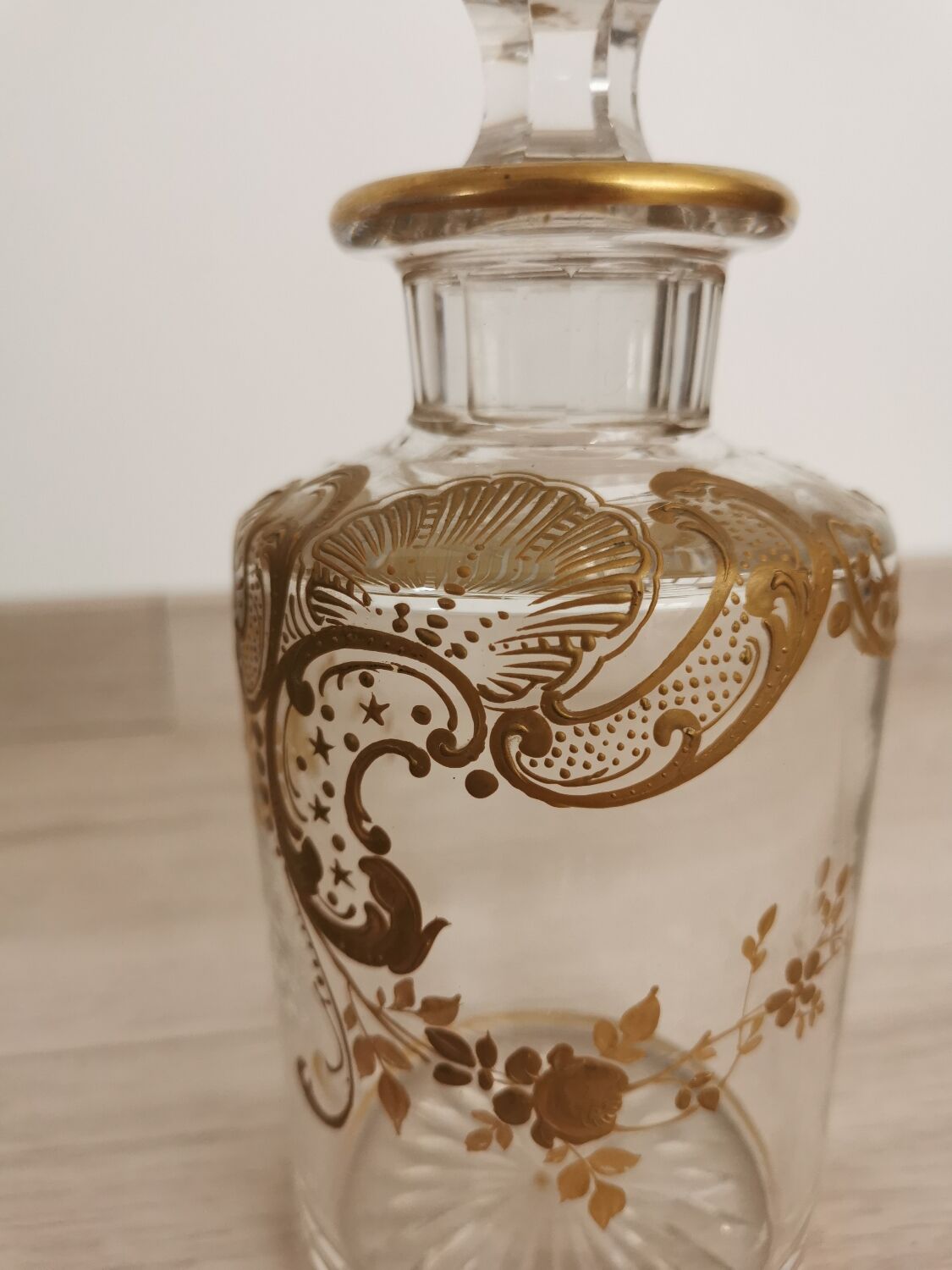 Art Deco decanter, hand-painted