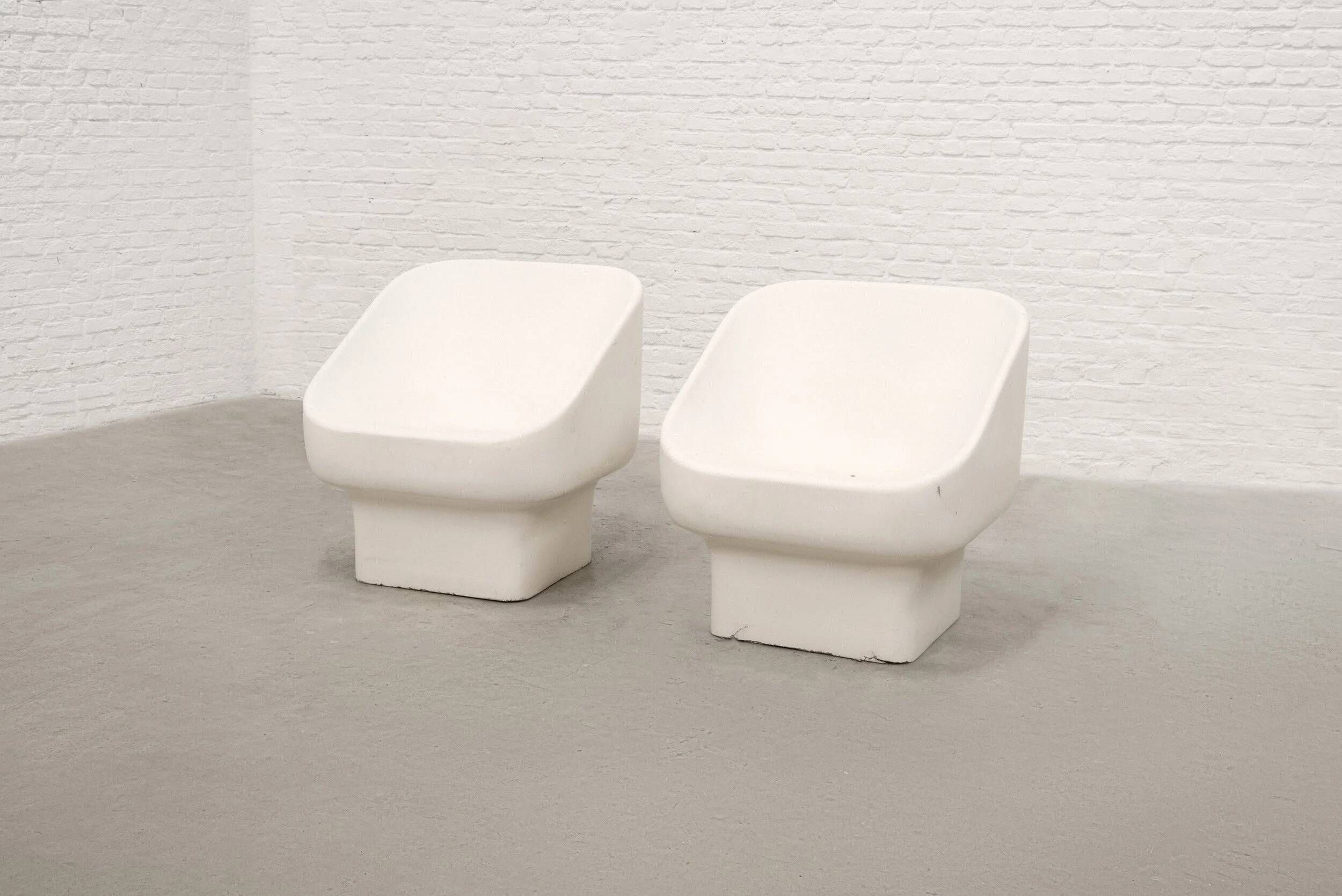 Pair of Douglas Deeds fiberglass Garden lounge chairs for Sintoform, USA