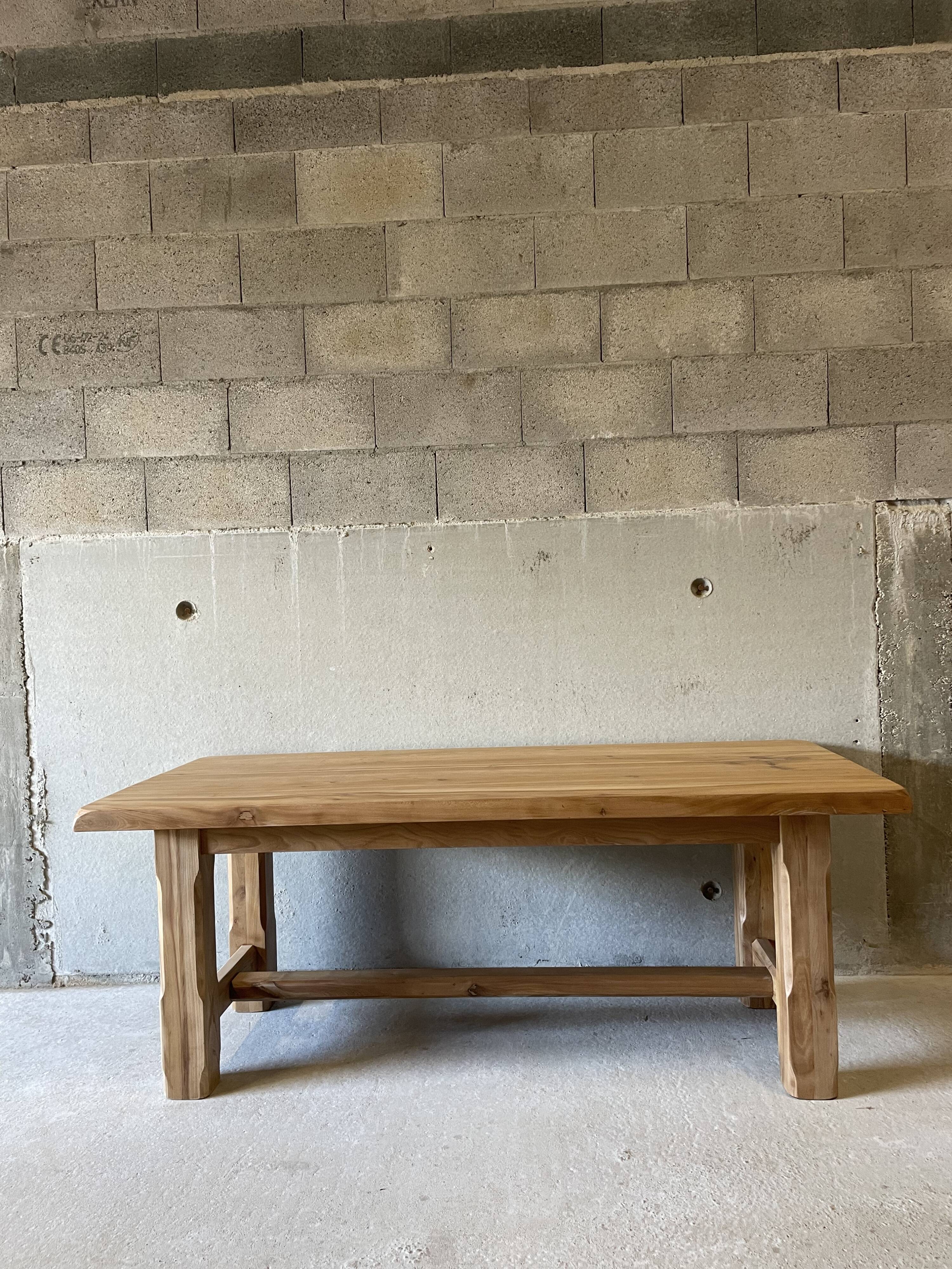Table de ferme en orme massif – charme authentique