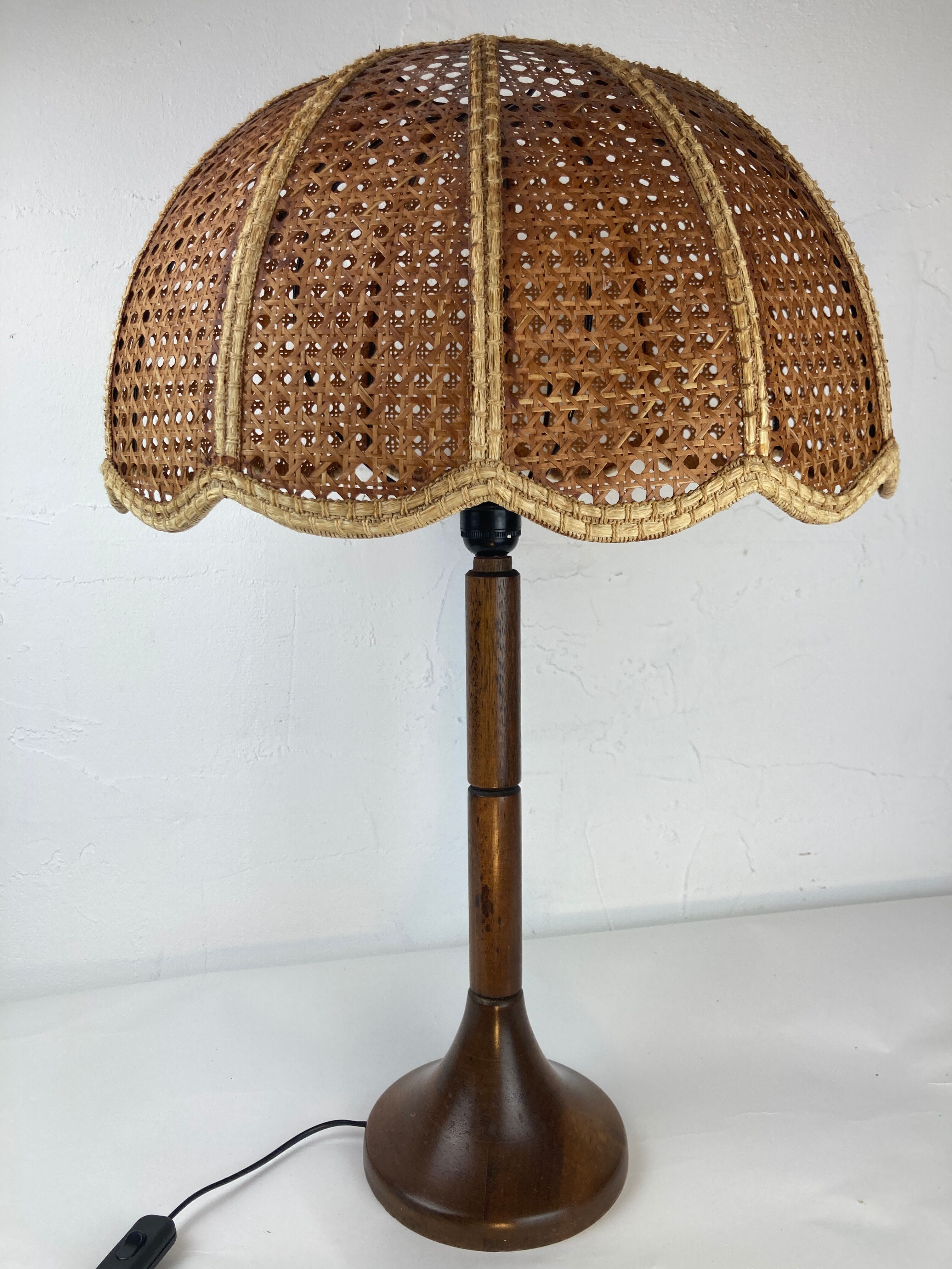 Lampe de table d’abat-jour de champignon en fausse toile de bambou, années 1960