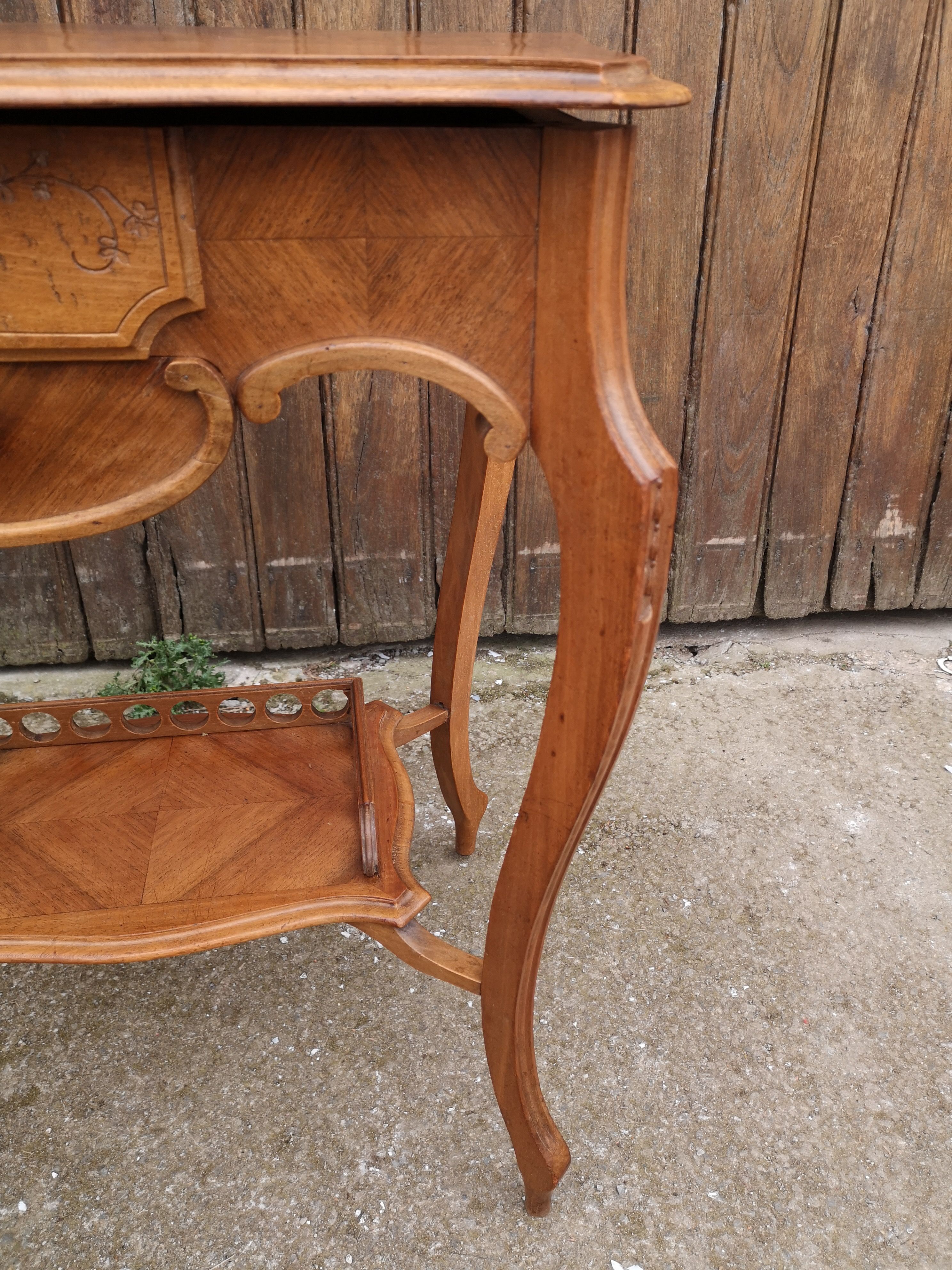 Charming small hairdresser 1900