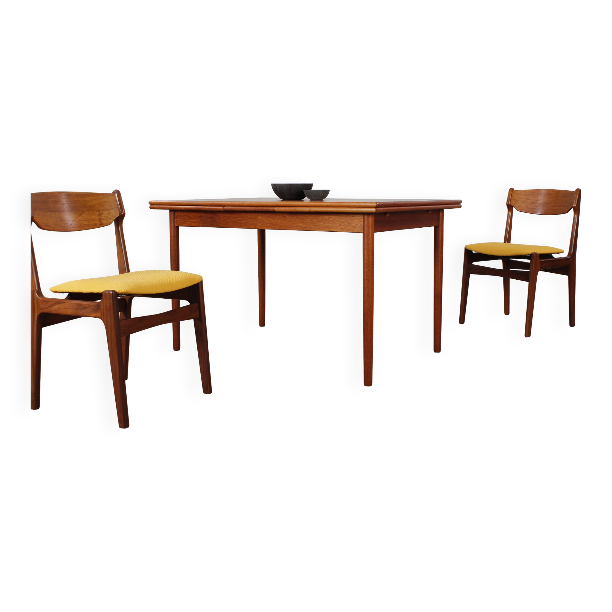 Vintage teak dining table 4-6 pers Danish design kitchen table 60s