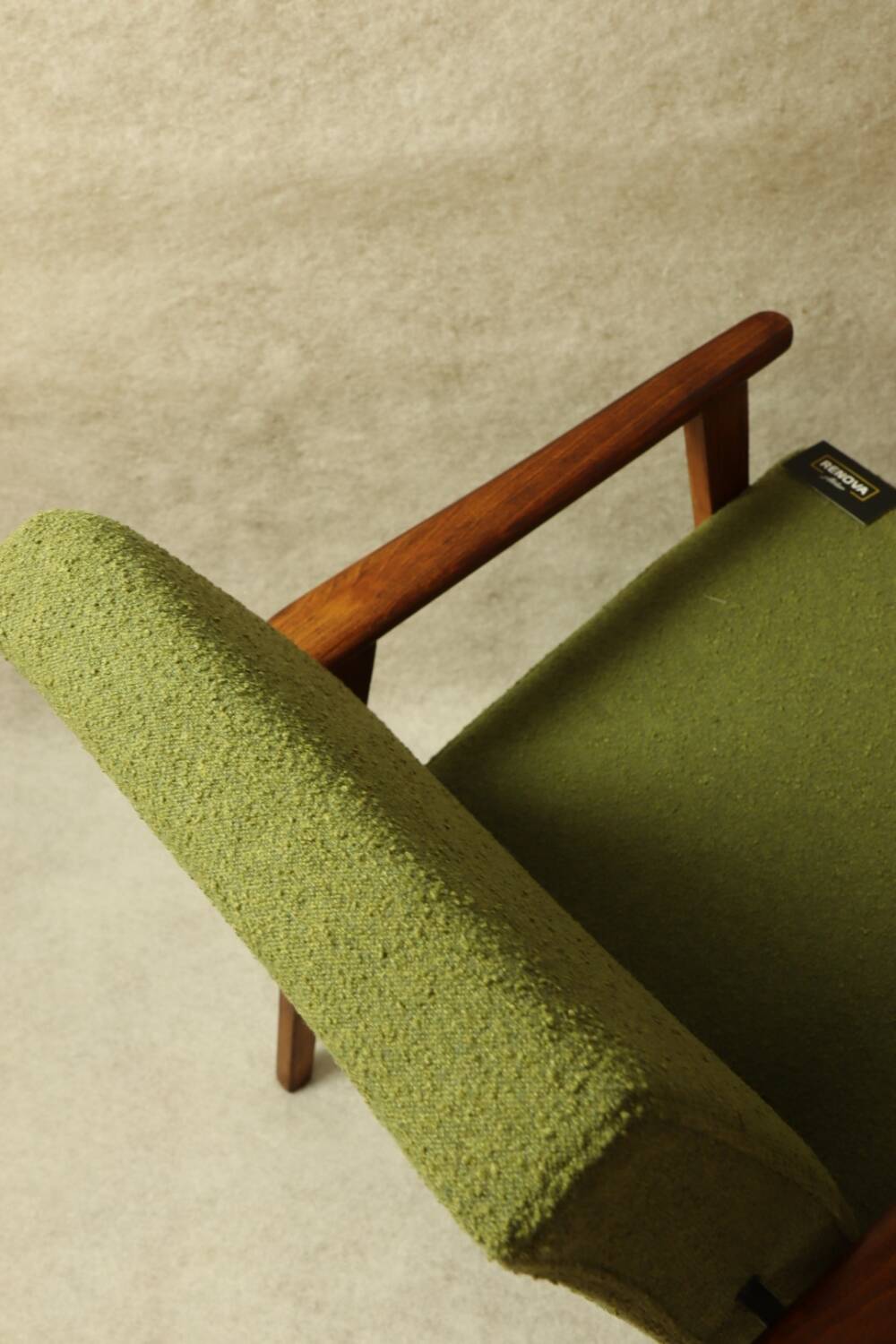 Fauteuil scandinave boucle eucalyptus vert oryginal model 1970 rénové chaise de salon moderne design milieu du siècle