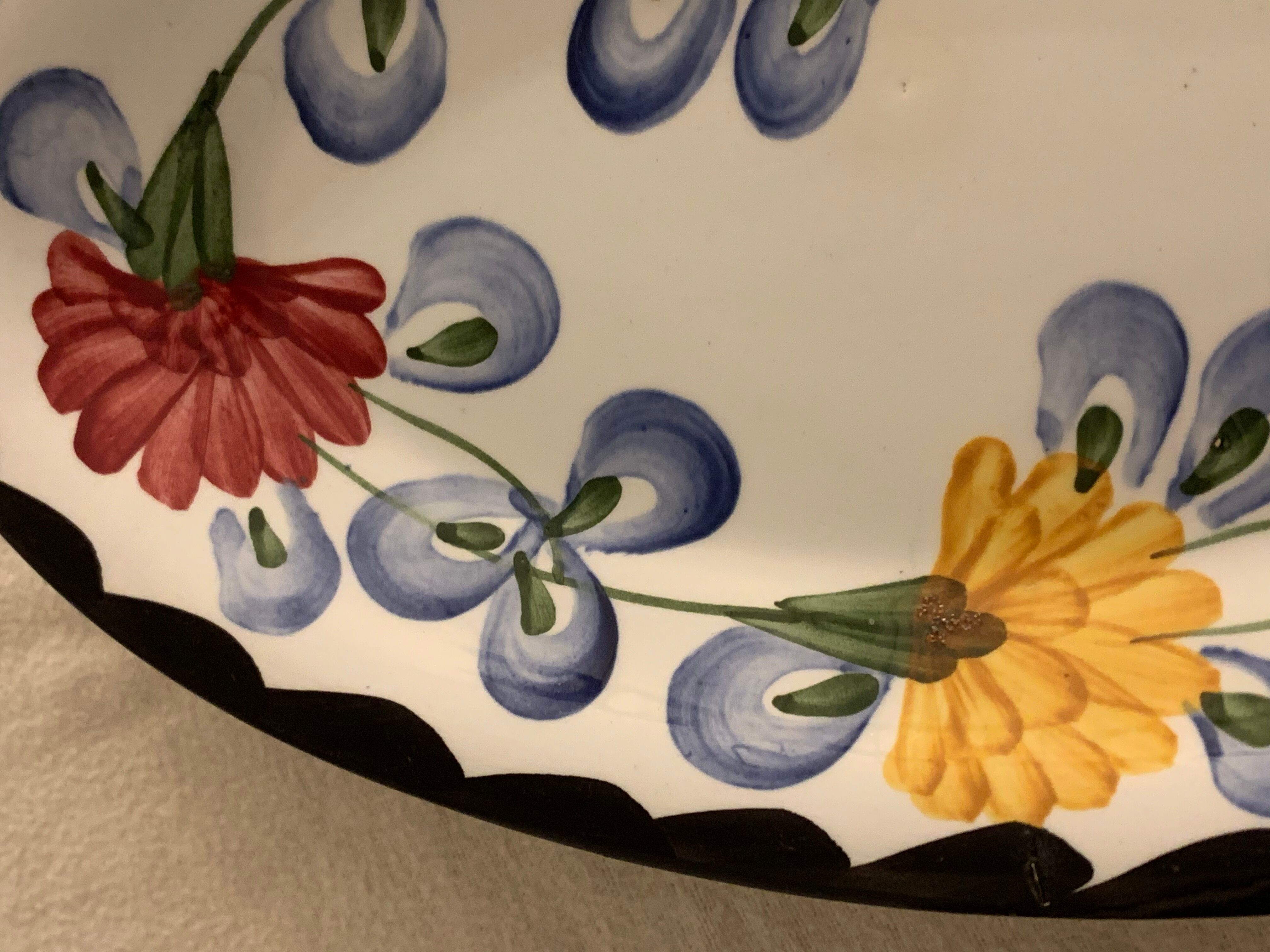 Pair of floral ravines in ancient earthenware Onnaing and CM Paris model Clovers