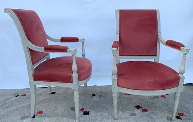 Paire de fauteuils cabriolets de style Directoire