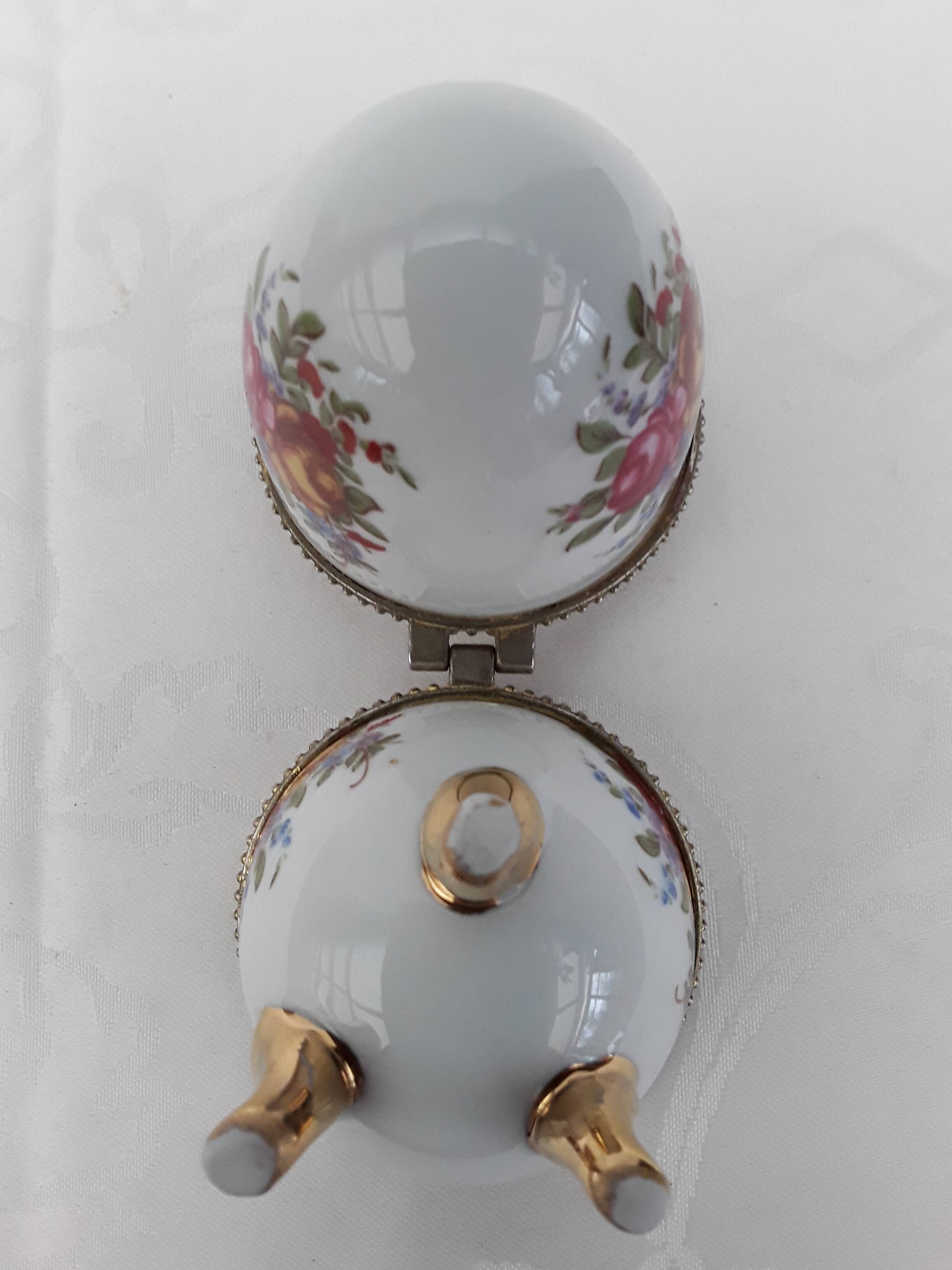 Porcelain egg