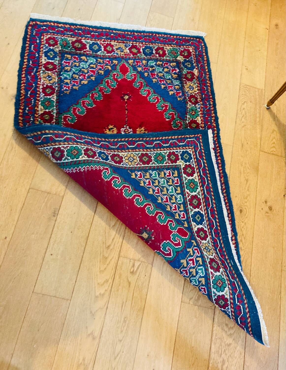 Oriental rug in thick hand-woven wool made in Tunisia mid-20th century