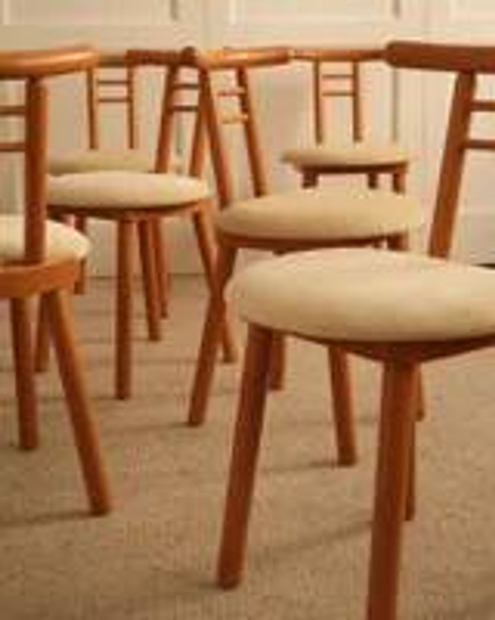 Italian chairs in wood and velvet