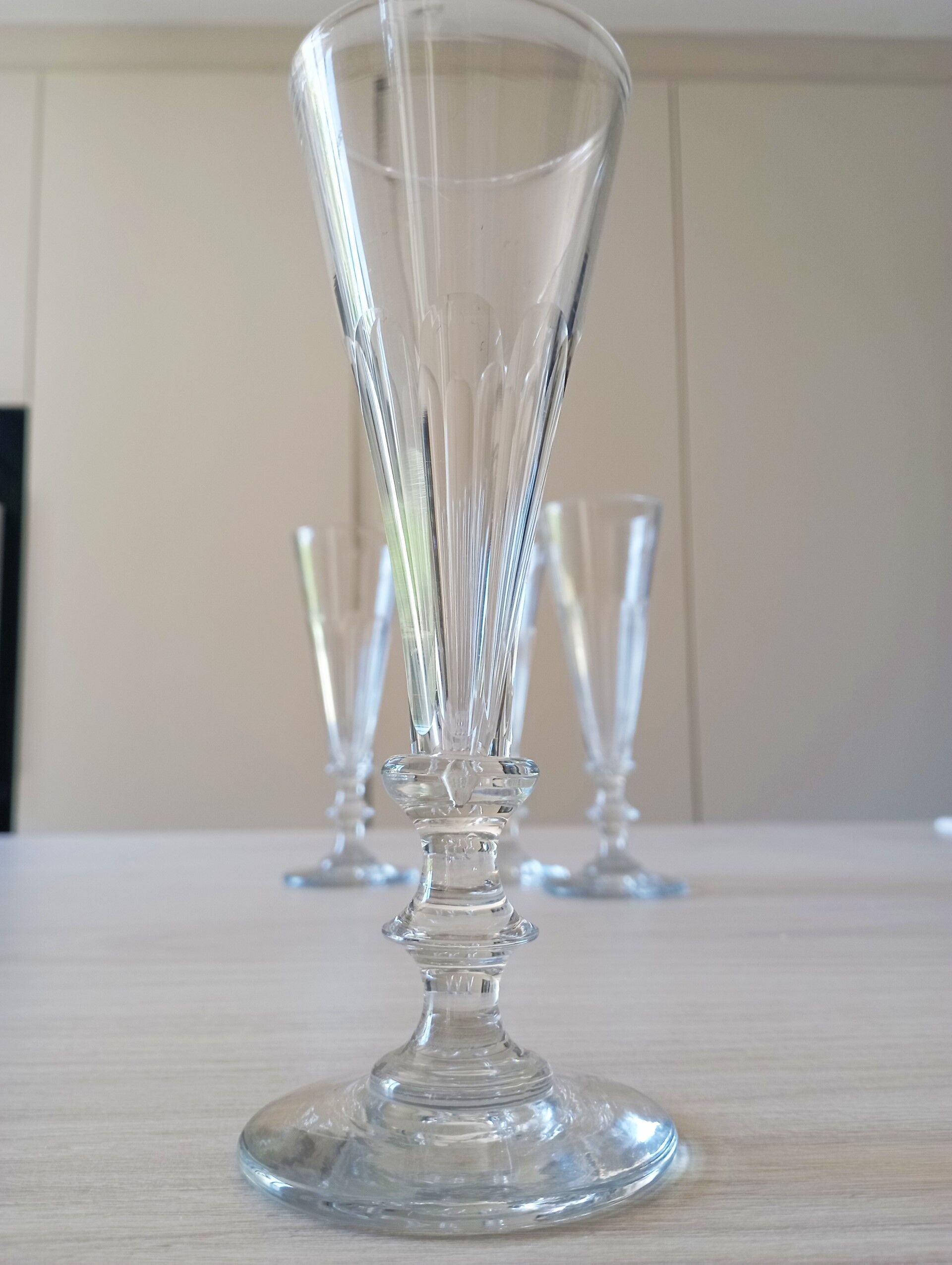 Set of 4 crystal champagne flutes
