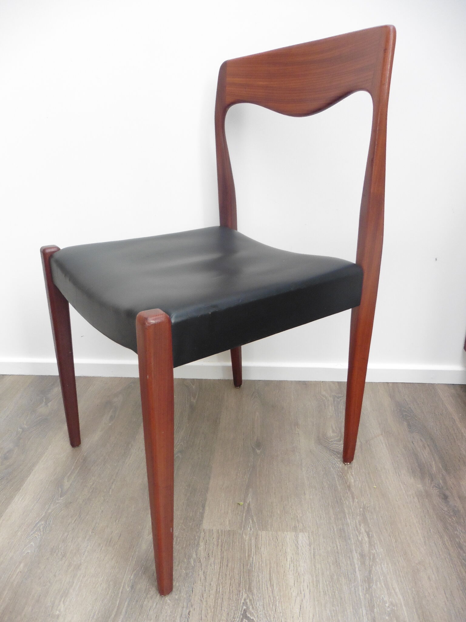 Pair of chairs Niels Otto Møller