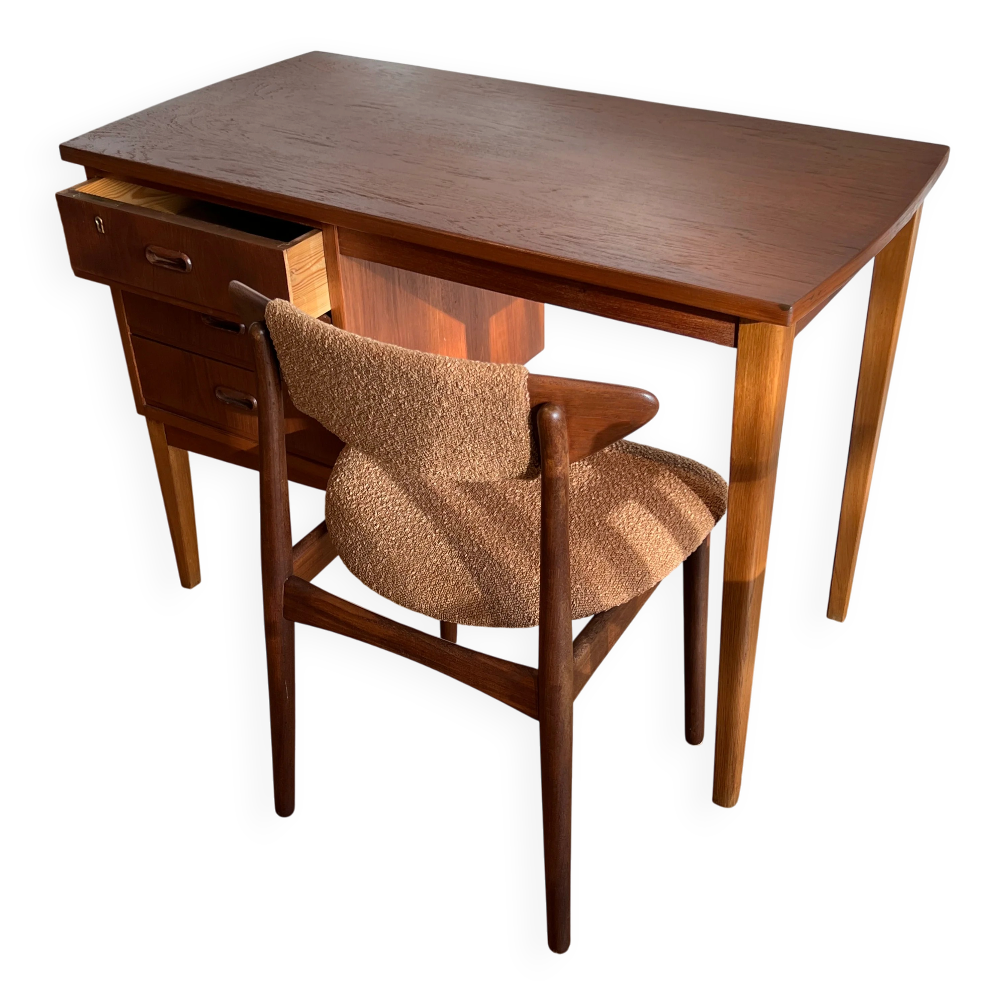 Chaise scandinave vintage en bouclette terracotta « Else »