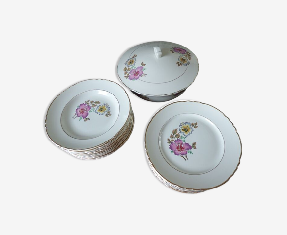 Service 25 pièces motif fleurs en porcelaine de marque Moulin des Loups de France -ORCHIES