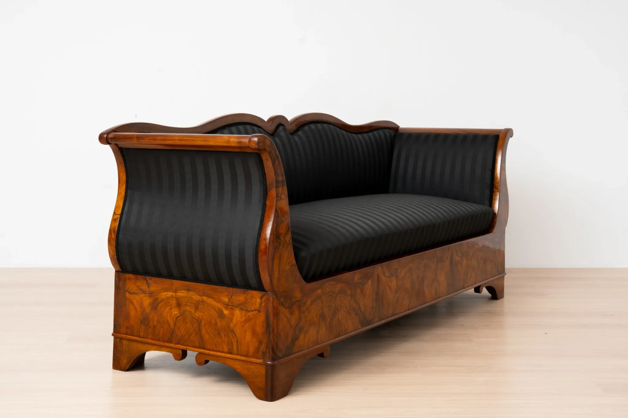 Exceptional 19th Century Biedermeier Walnut Sofa, circa 1850