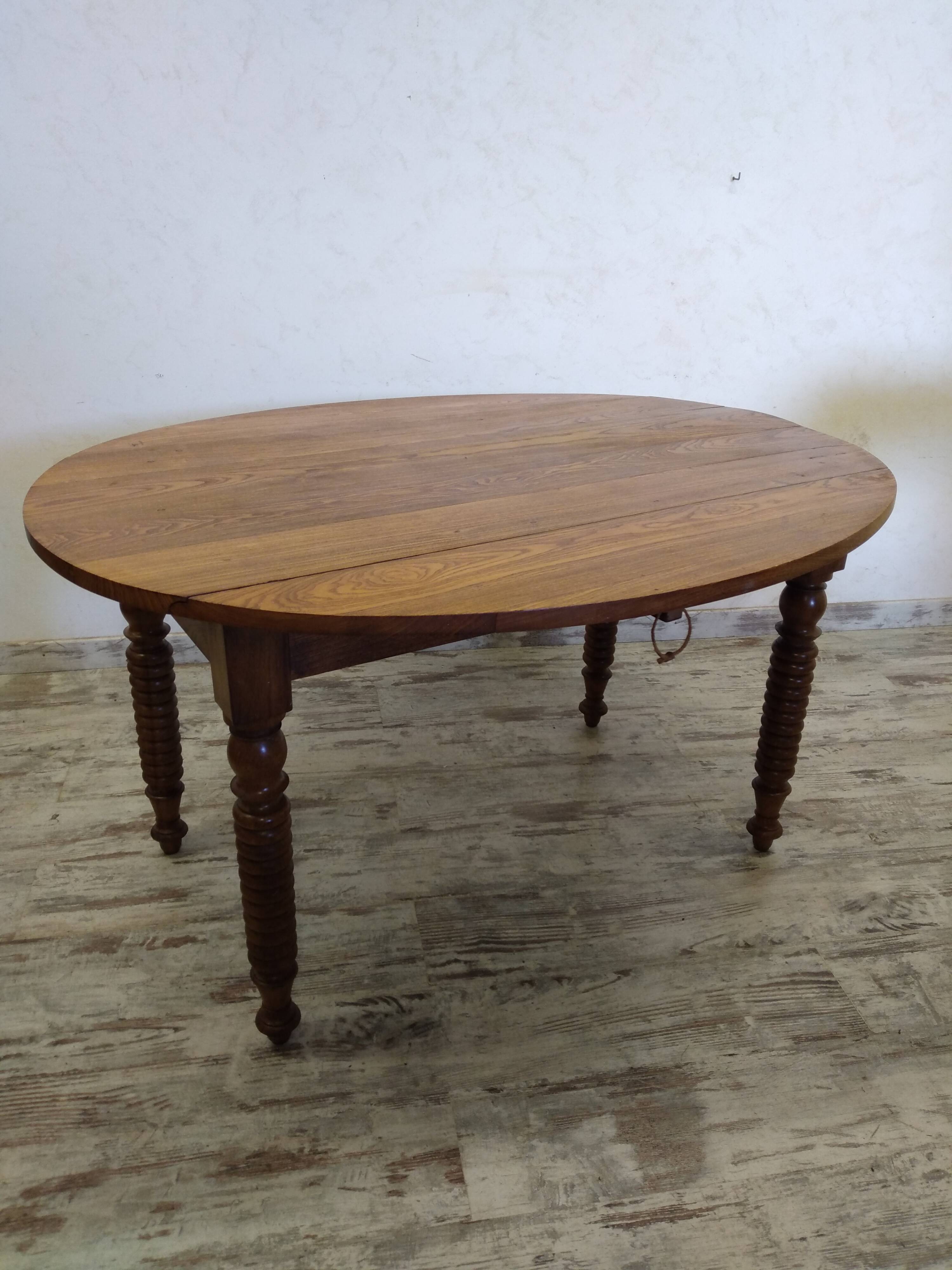 Drop-leaf table