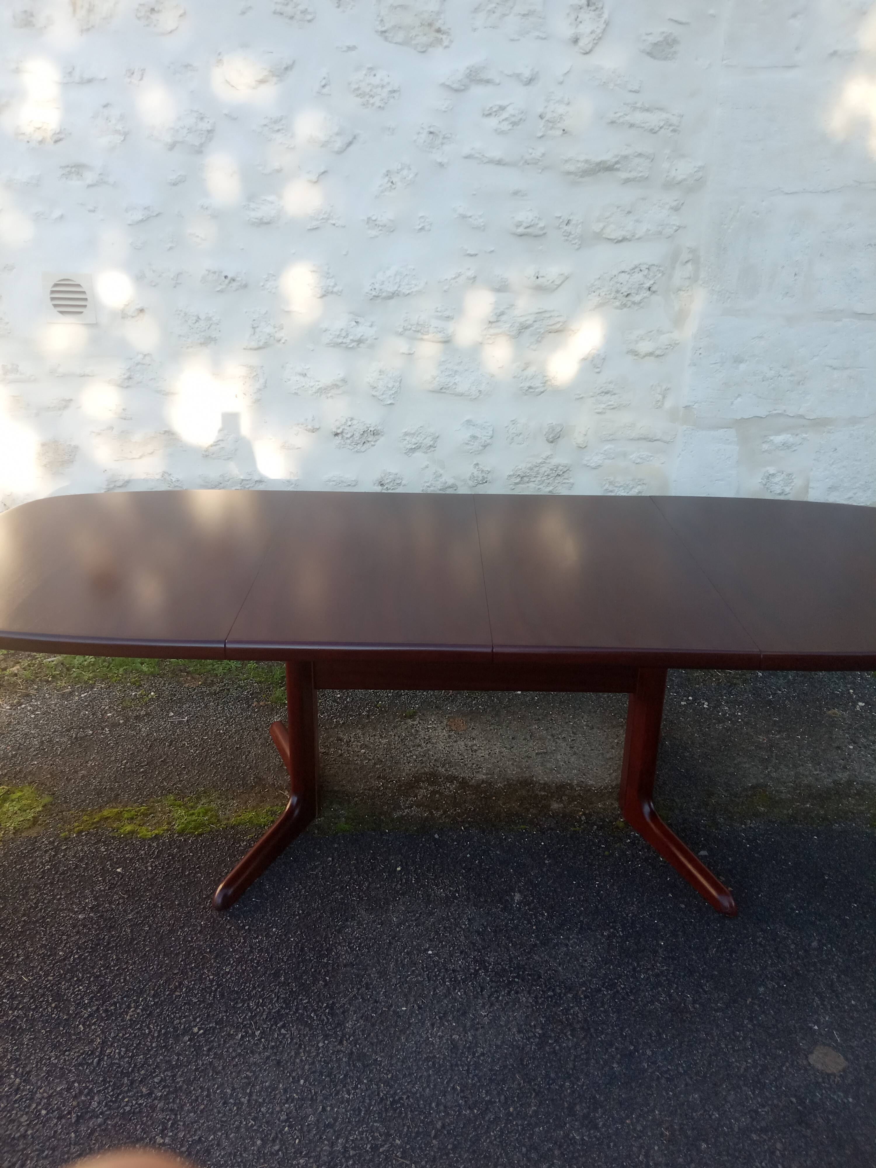 Stretchy vintage table Skovby Denmark 60s