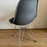 Lot of 4 original Eames DSR chairs by Vitra – with cushion.