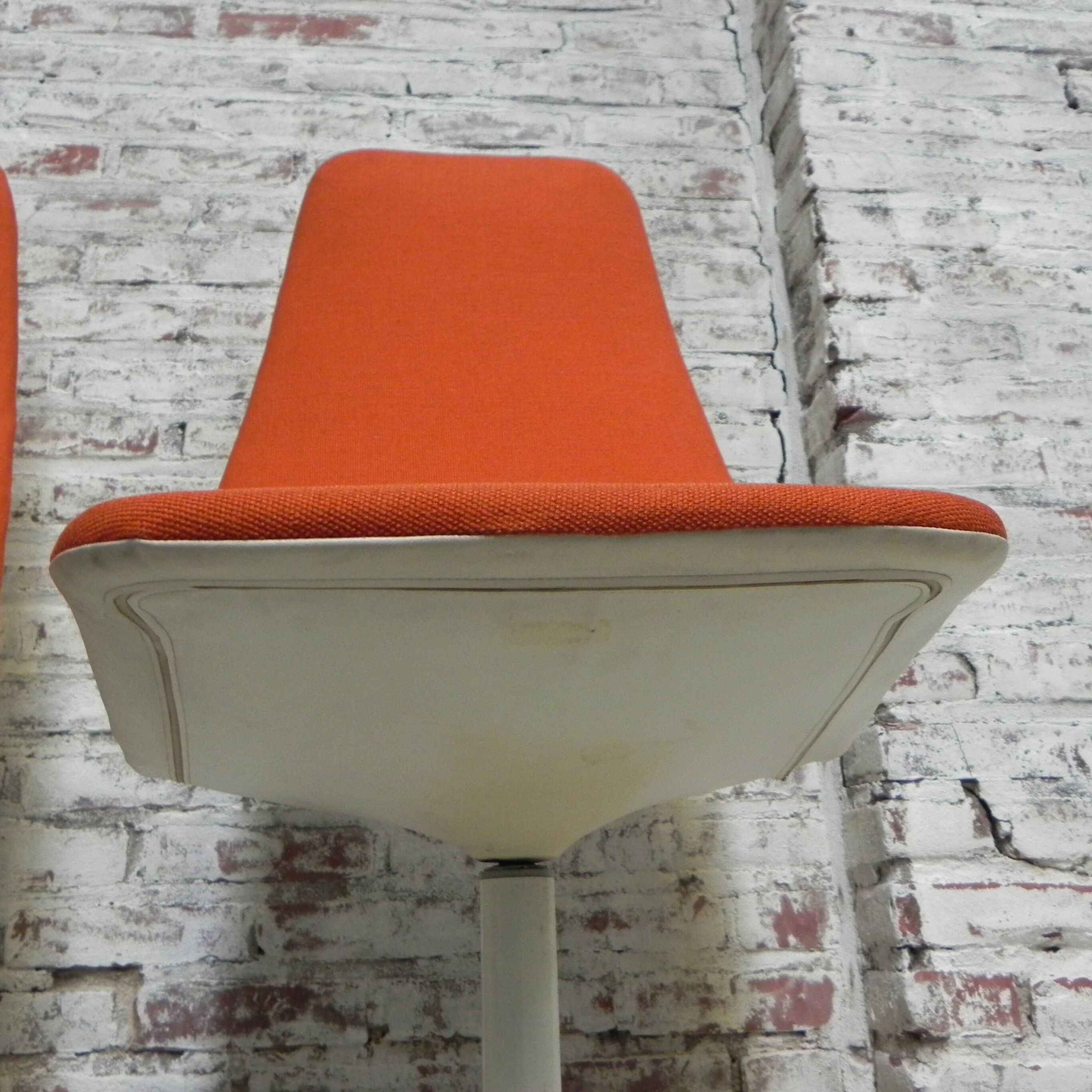 3 Vintage swivel tulip chairs
