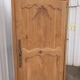 Ancienne bonnetière Louis XV, bois fruitier, restaurée – 1 porte, 3 étagère