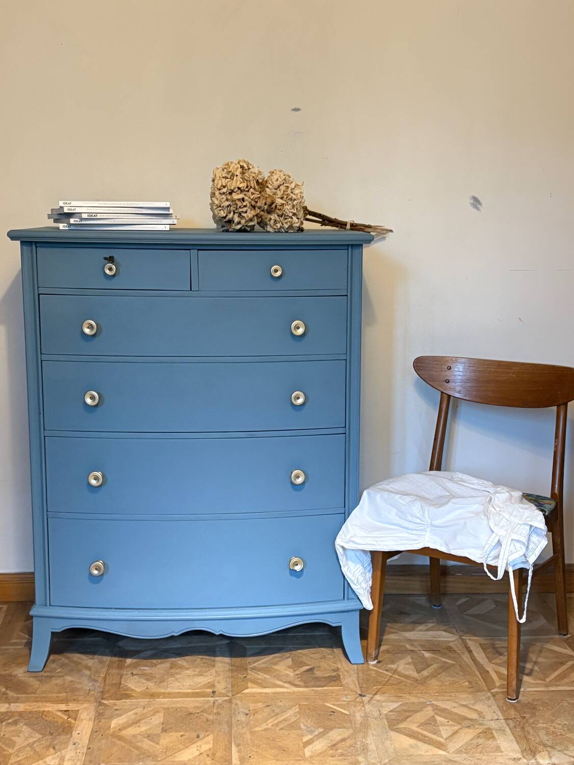 Commode semainier bleue zingueur