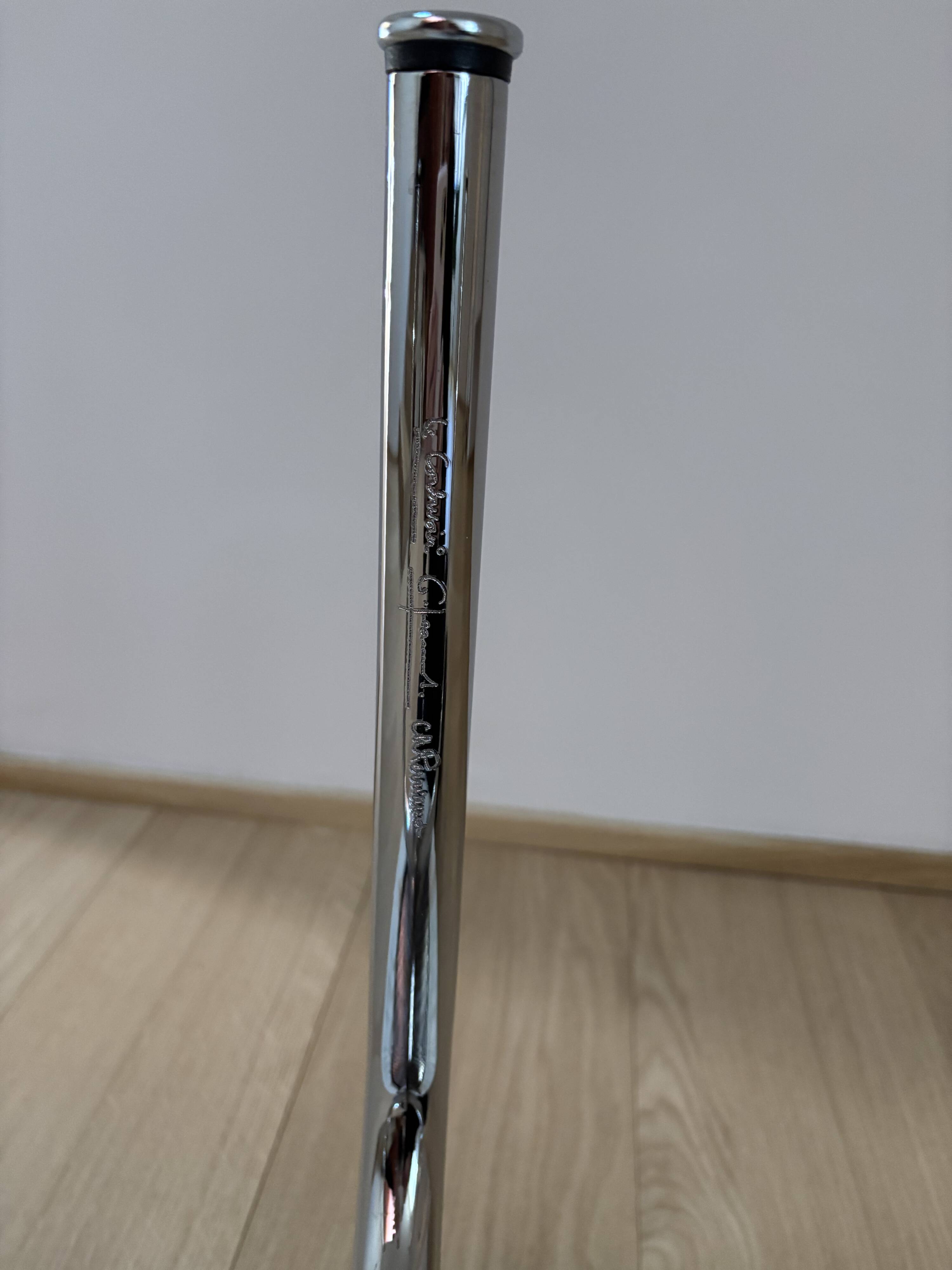 LC8 swivel stool Cassina