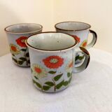 Set three flowered sandstone mugs