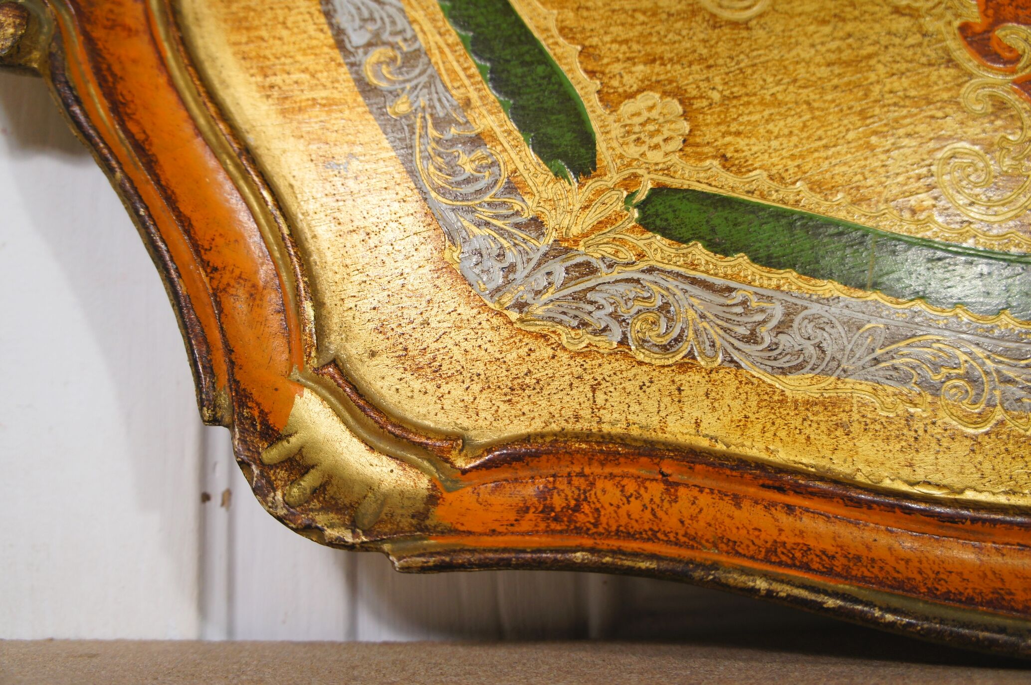 Venetian/Florentin tray in vintage painted wood