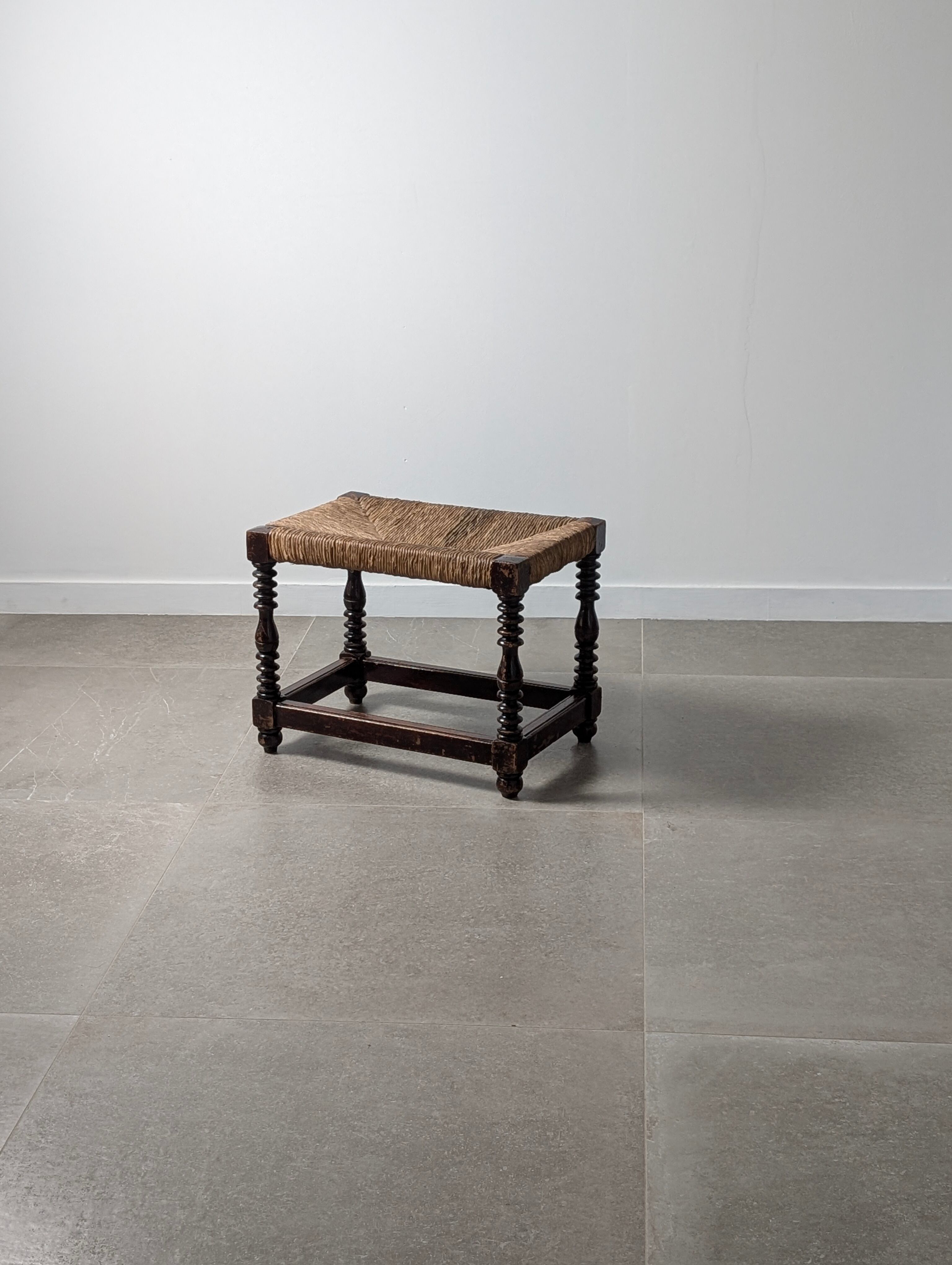 Traditional Spanish rush bench with turned legs, 1940s