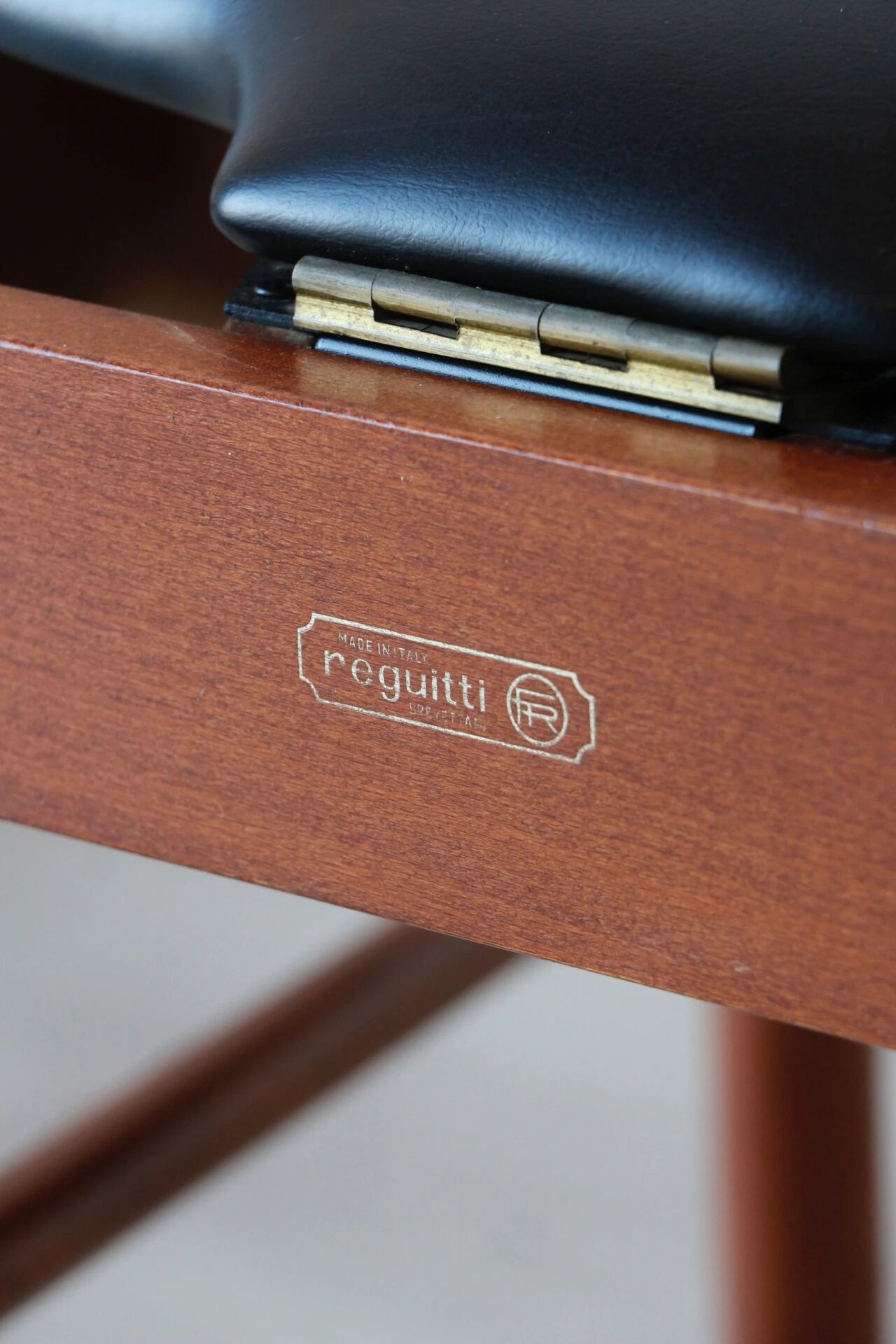 Fratelli Reguitti valet – Vintage Italian chair